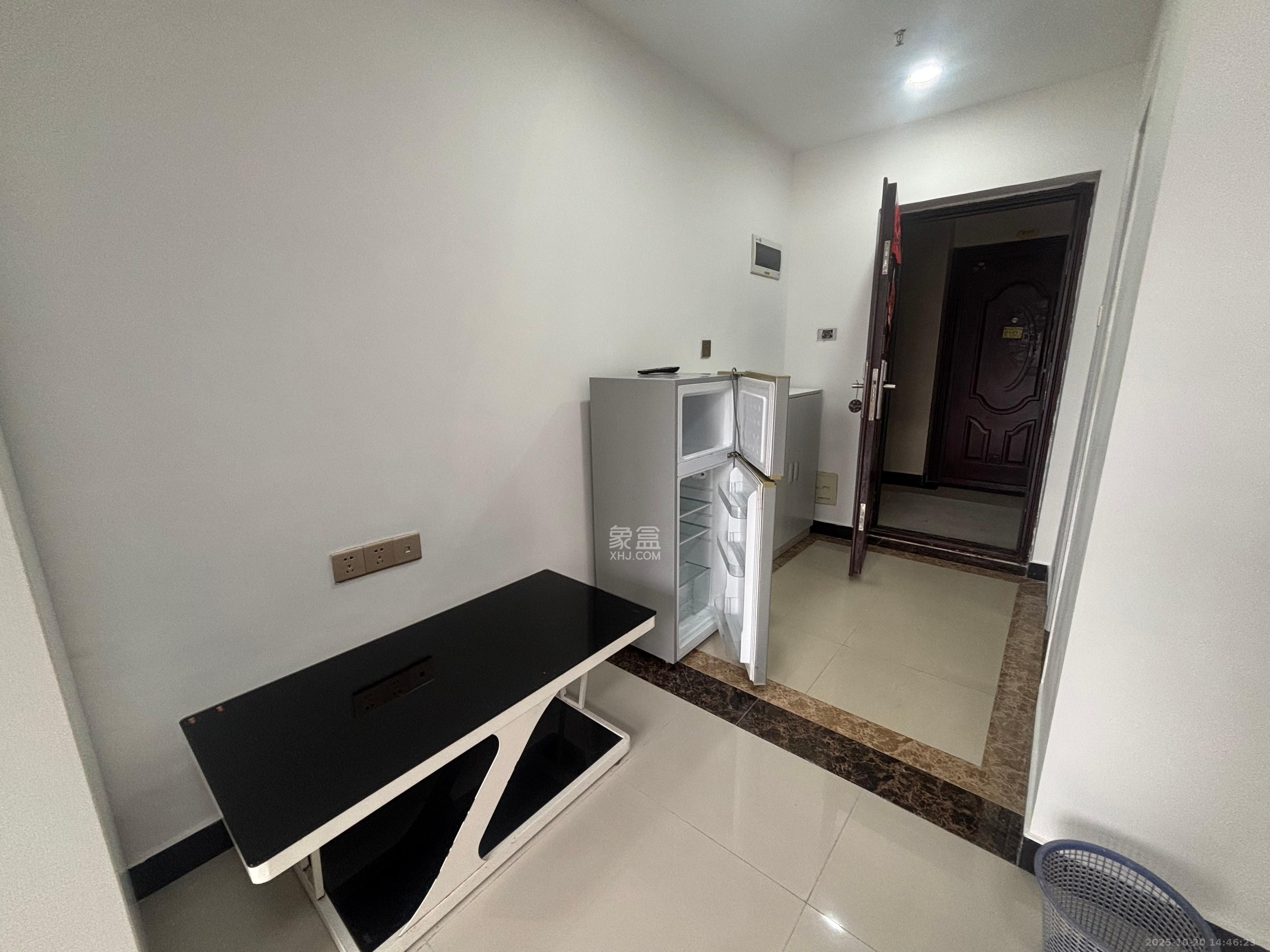 金鼎公园尚 1室1厅1卫 1100.0元/月 金鼎公园尚 1室1厅1卫 1100.0元/月室内图