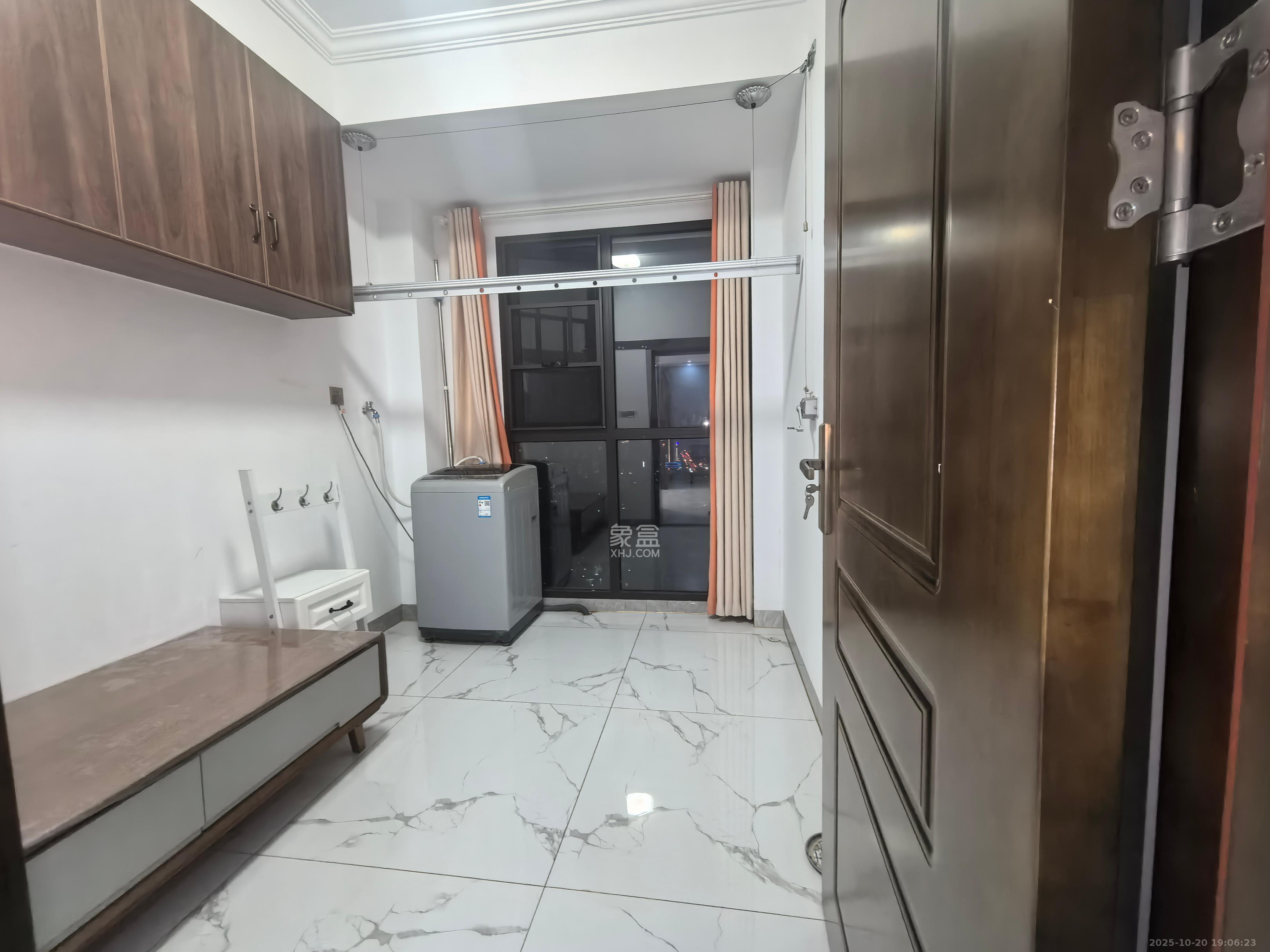 南城印象  3室2厅1卫    2400.0元/月 南城印象  3室2厅1卫    2400.0元/月室内图