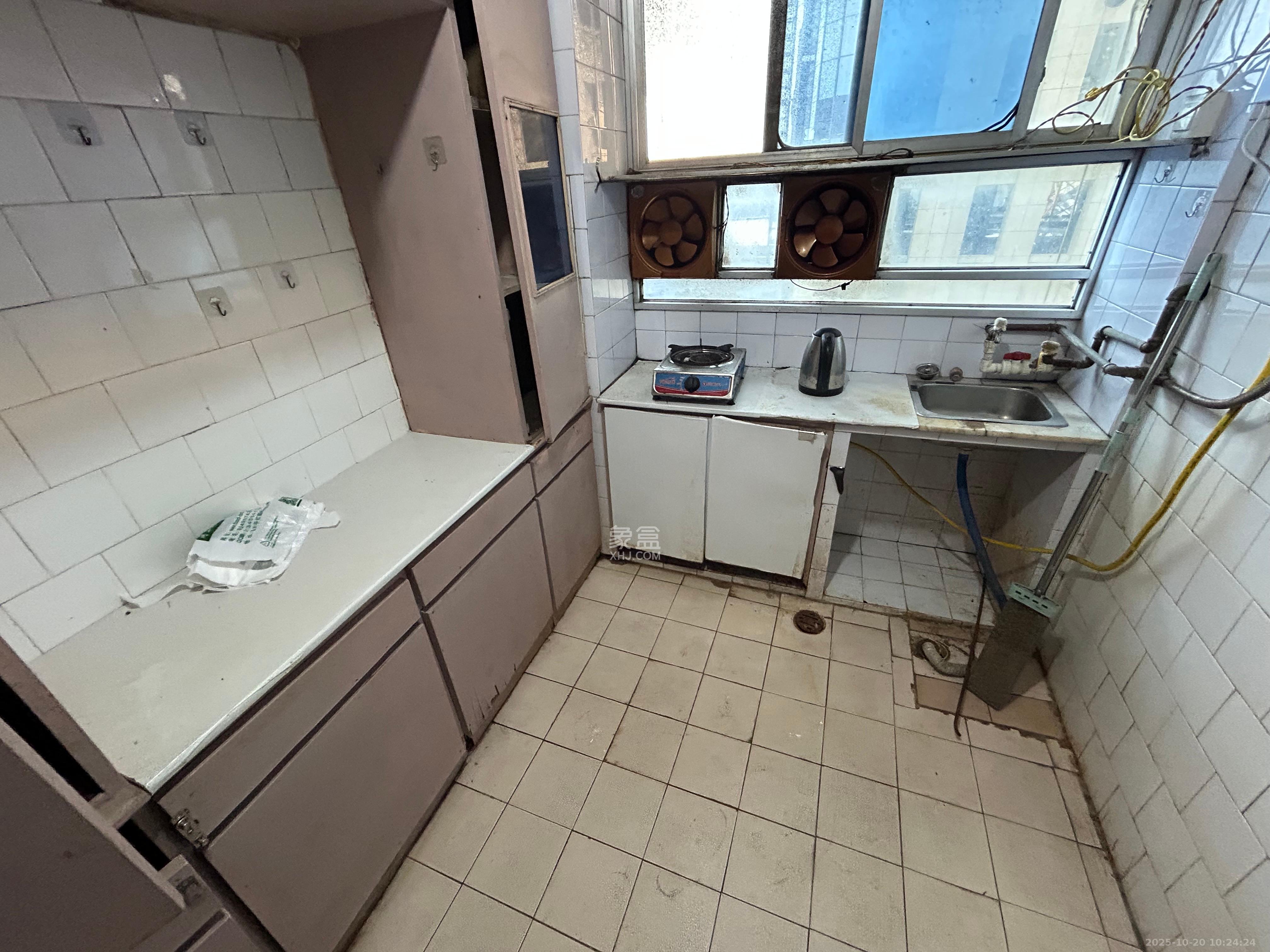 雅泰花园  1室2厅1卫    1500.0元/月室内图