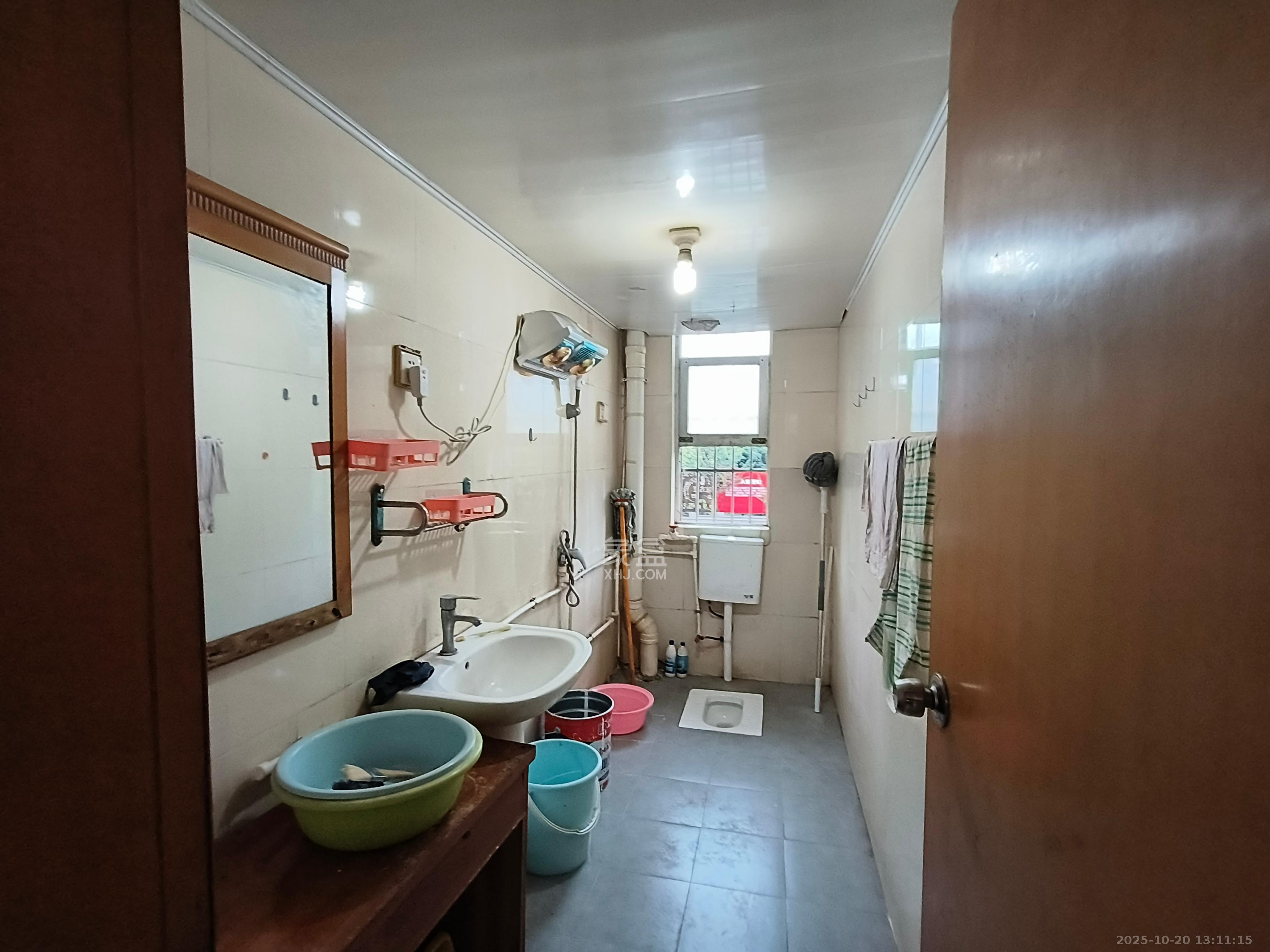 国储五七九  3室2厅2卫    1300.0元/月室内图