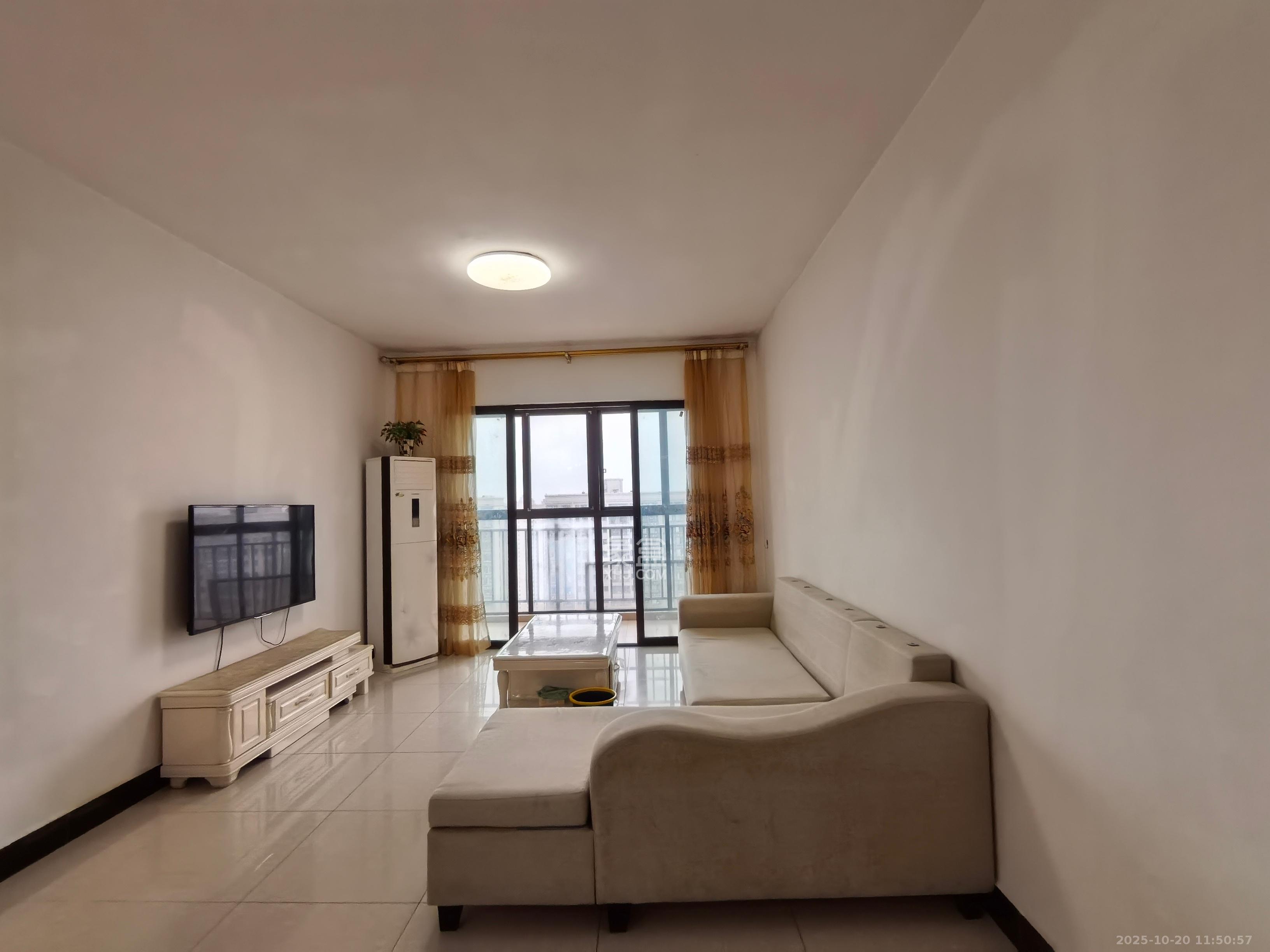 钰龙天下二期(钰龙佳园)  1室2厅1卫    2200.0元/月 钰龙天下二期(钰龙佳园)  1室2厅1卫    2200.0元/月室内图