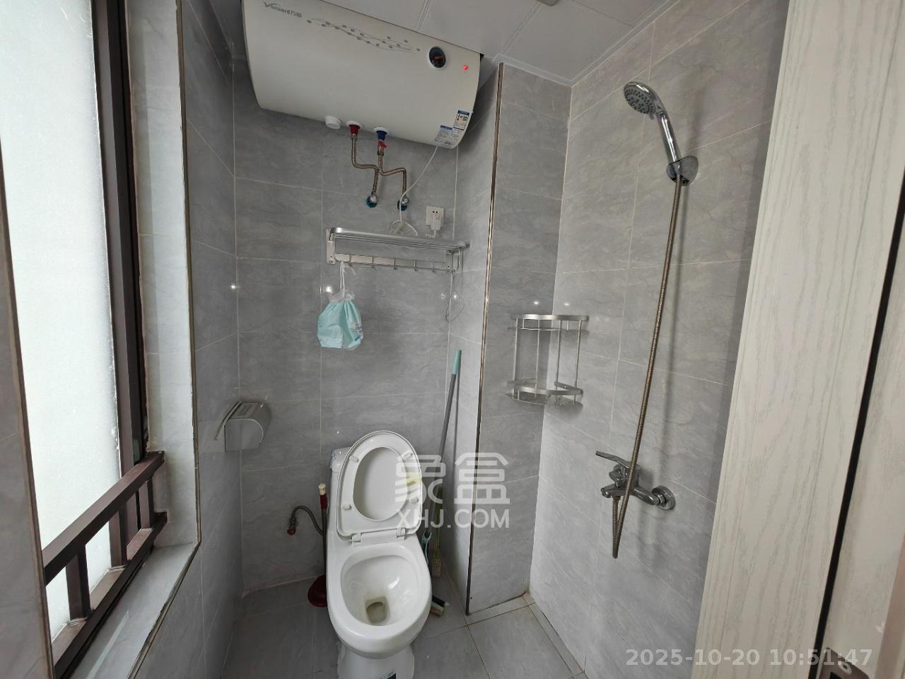 中海珑悦府  1室1厅1卫    1000.0元/月室内图