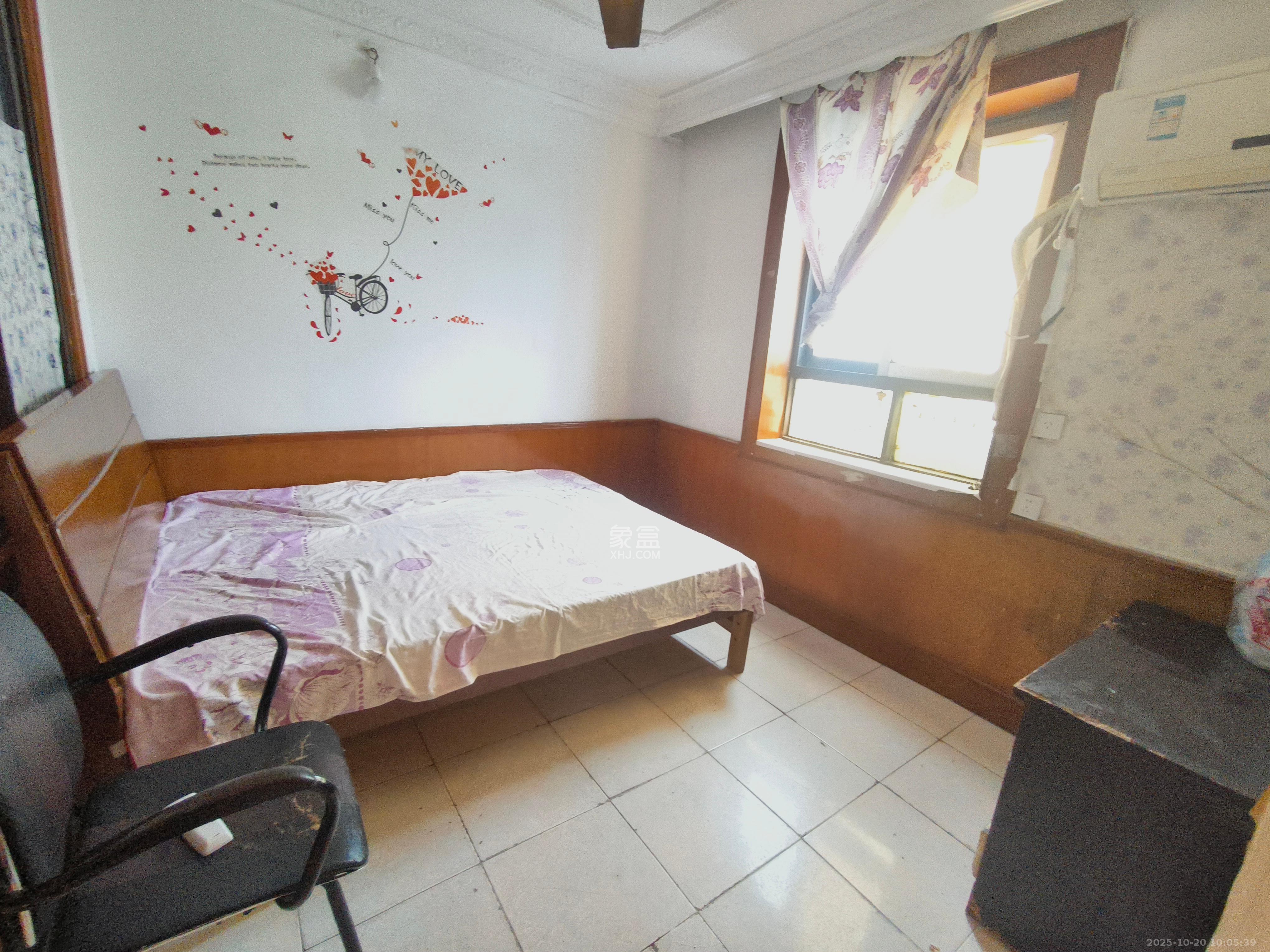 芙蓉区工商局宿舍（五里牌社区物业服务中心）  3室1厅1卫    1100.0元/月室内图