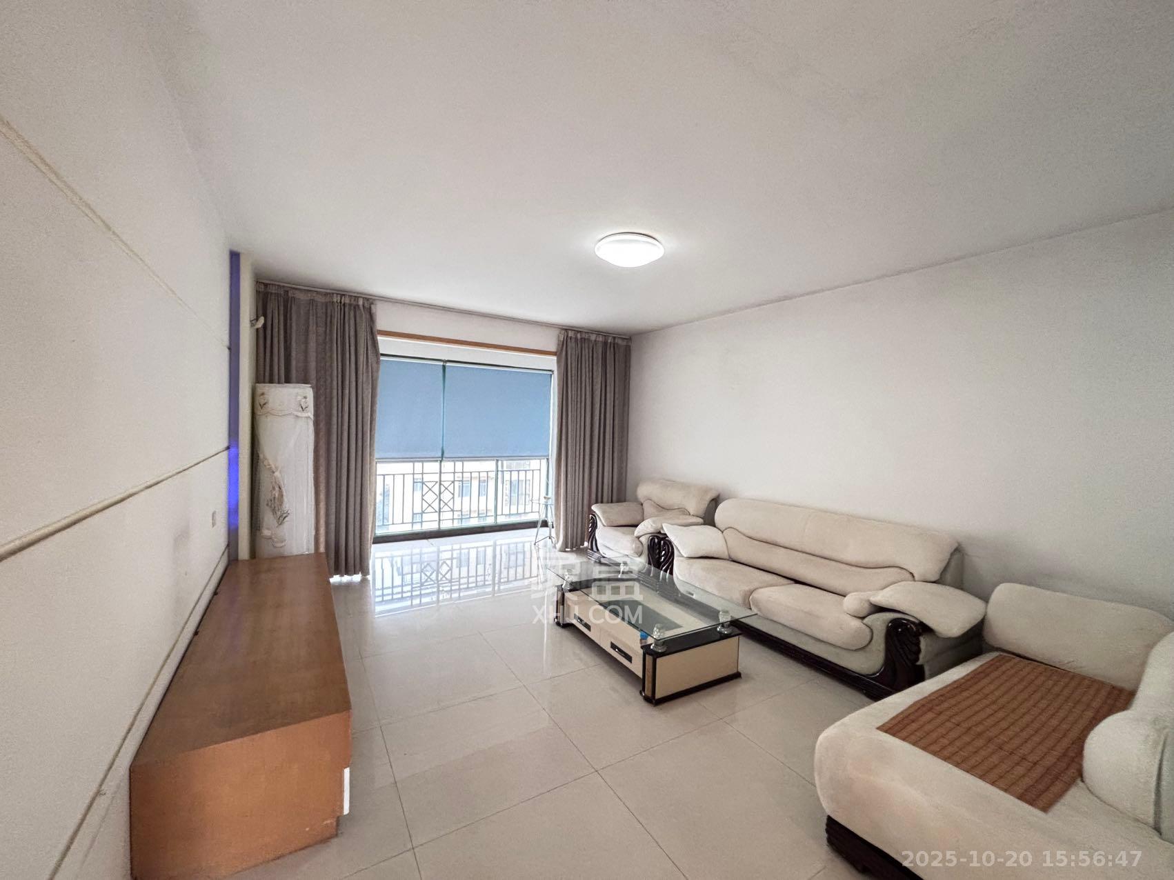 圣爵菲斯  3室2厅2卫    2200.0元/月 圣爵菲斯  3室2厅2卫    2200.0元/月