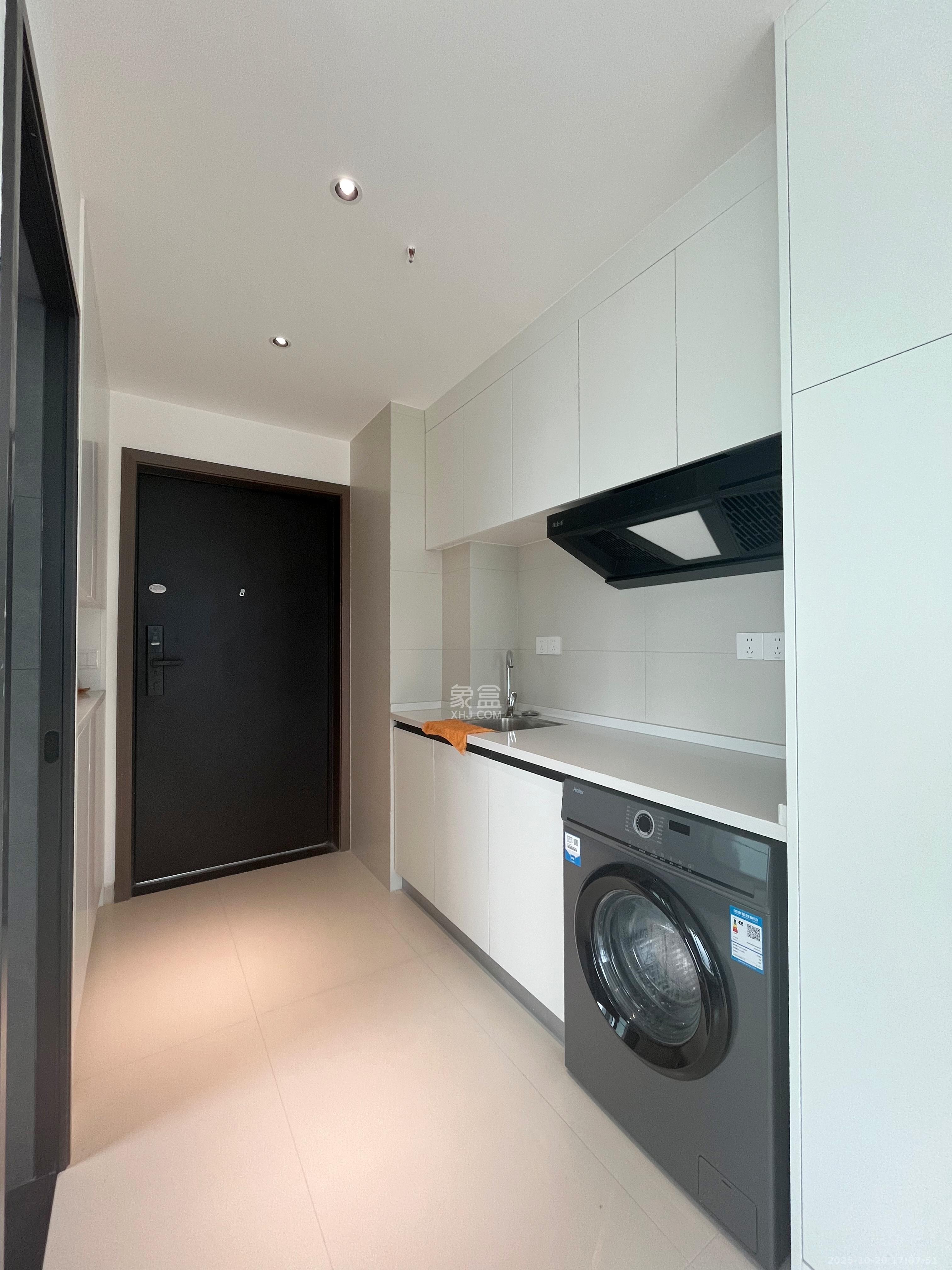 华润置地中心  1室0厅0卫    2800.0元/月 华润置地中心  1室0厅0卫    2800.0元/月室内图