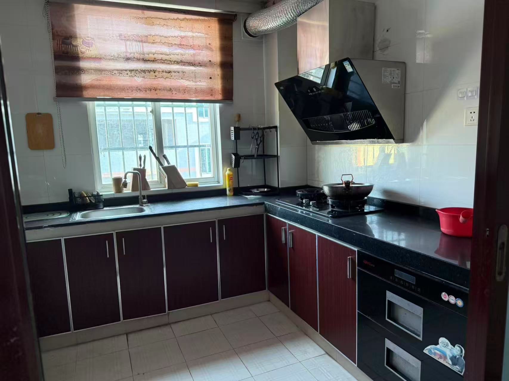 海湾怡园  3室2厅2卫    1500.0元/月室内图