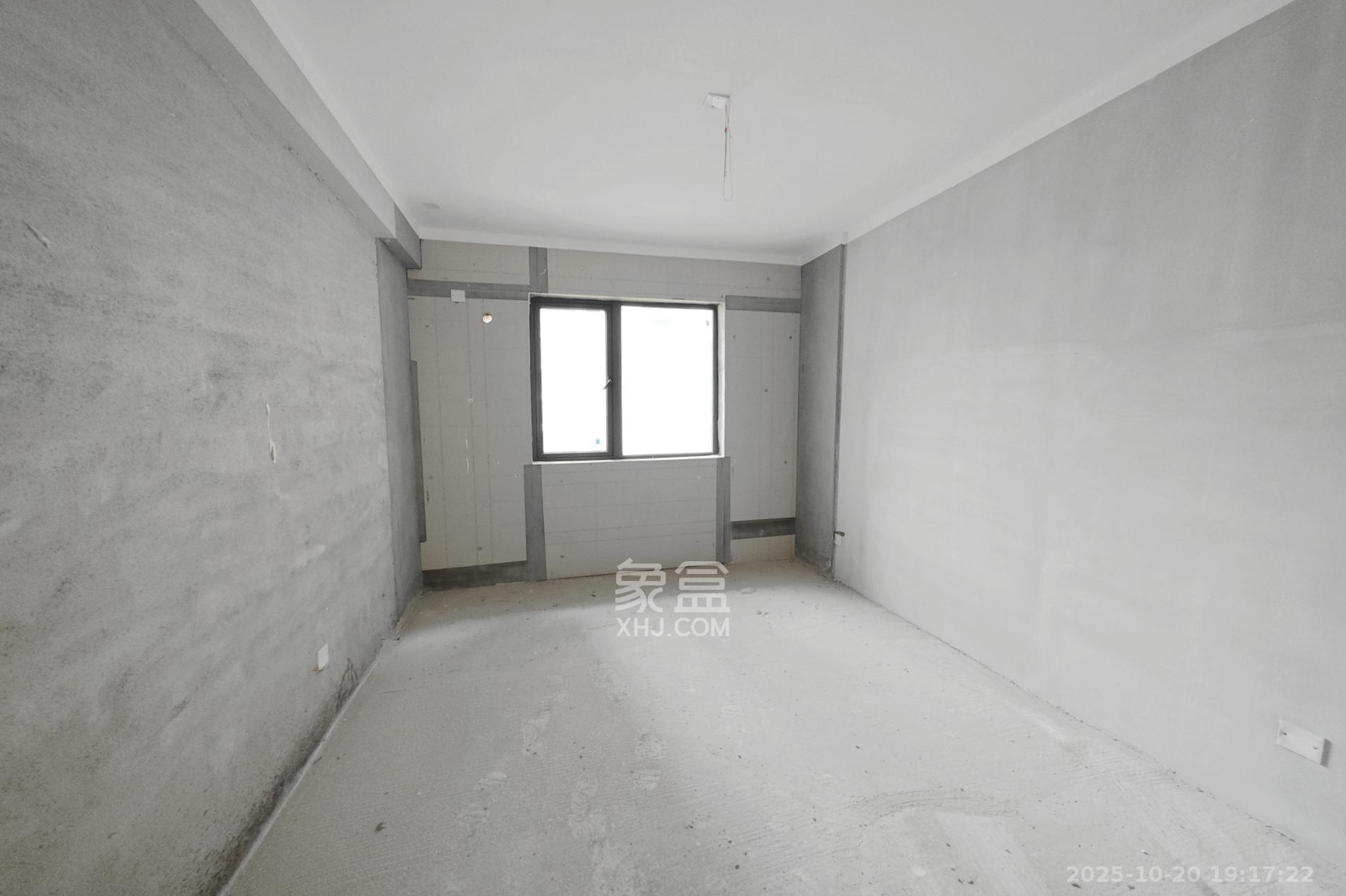 大都汇天悦（保利大都汇三期）  4室2厅2卫    145.0万卧室