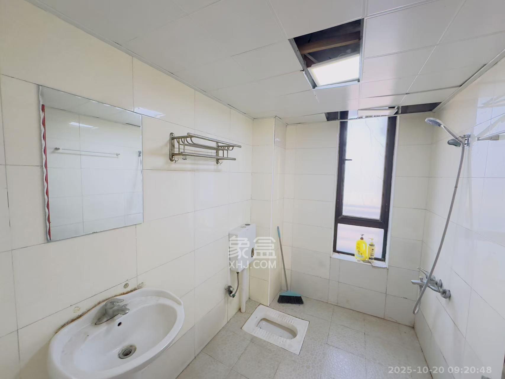 保利麓谷林语F区 4室2厅2卫 2400.0元/月 保利麓谷林语F区 4室2厅2卫 2400.0元/月室内图