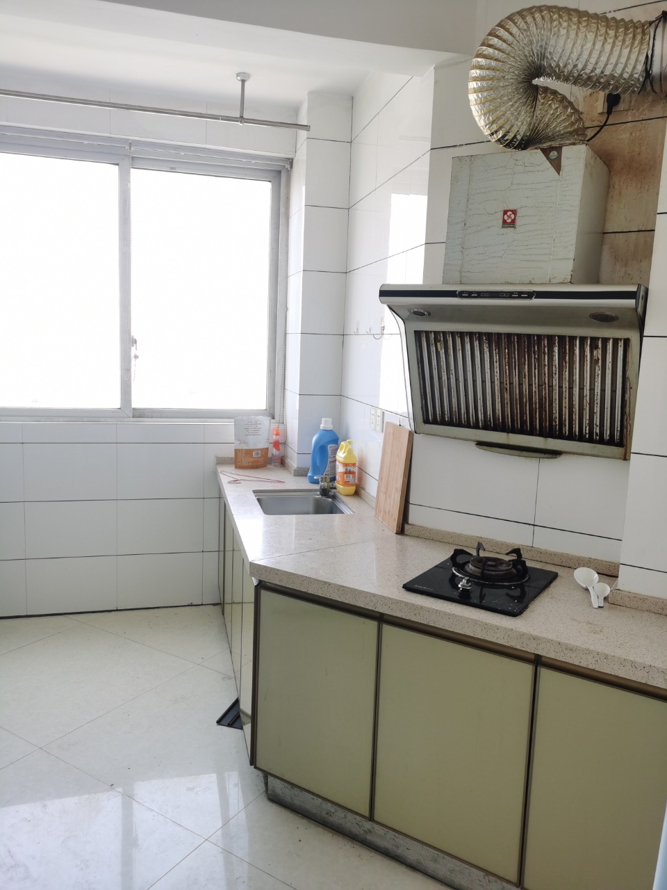 万城国际  1室1厅1卫    700.0元/月 万城国际  1室1厅1卫    700.0元/月室内图