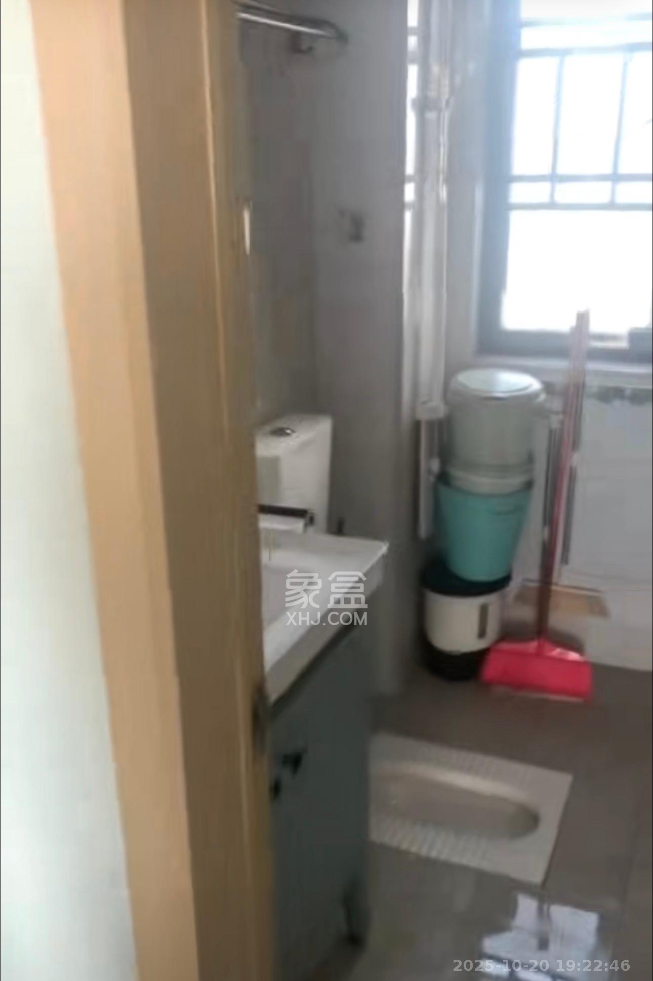 星城春晓 3室2厅2卫 2300.0元/月 星城春晓 3室2厅2卫 2300.0元/月室内图