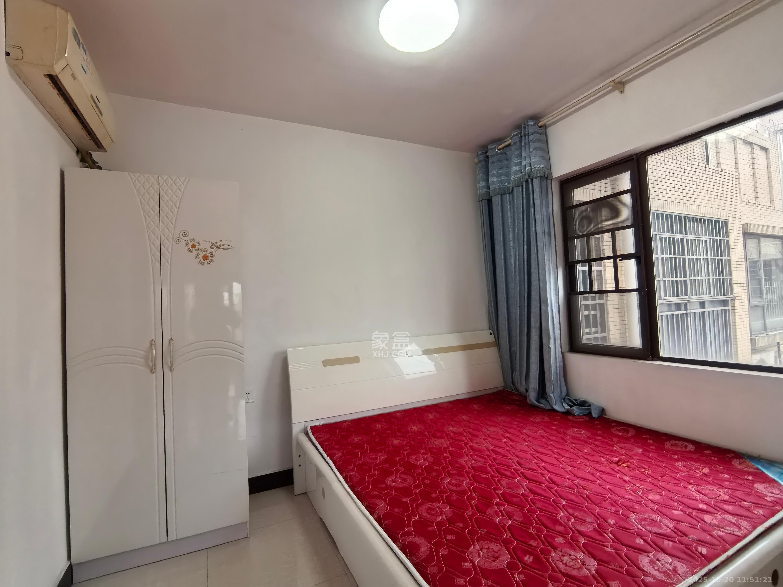 钰龙天下二期（钰龙佳园）  1室2厅1卫    2200.0元/月室内图