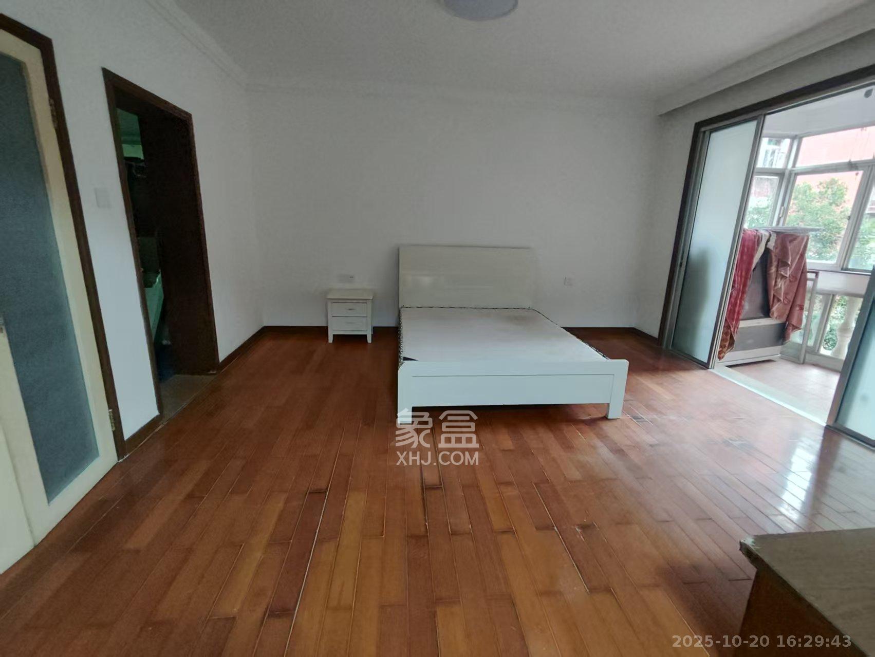 名都花园  3室2厅2卫    3000.0元/月 名都花园  3室2厅2卫    3000.0元/月室内图