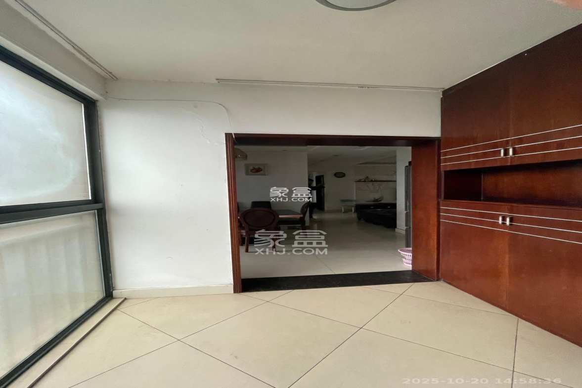 圆梦完美生活  3室2厅2卫    2100.0元/月 圆梦完美生活  3室2厅2卫    2100.0元/月室内图