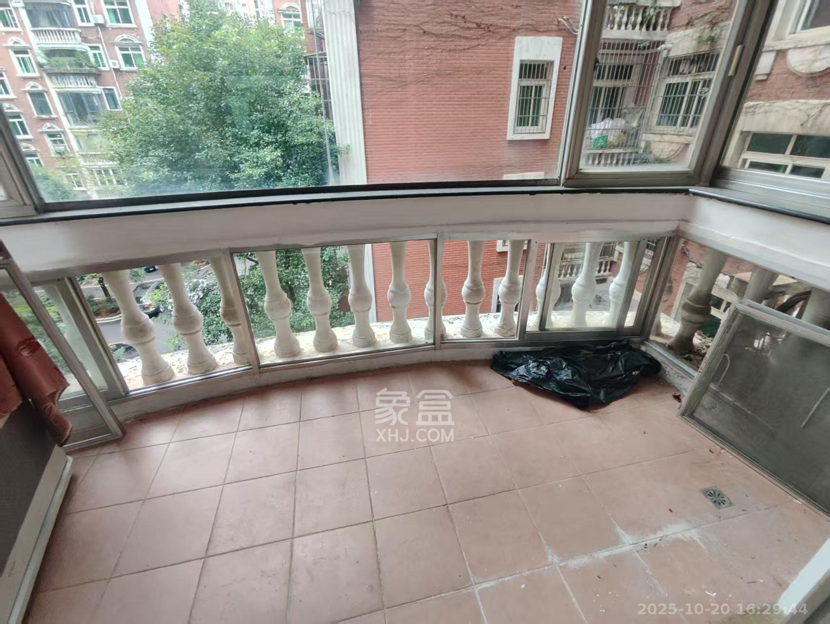 名都花园  3室2厅2卫    3000.0元/月 名都花园  3室2厅2卫    3000.0元/月室内图