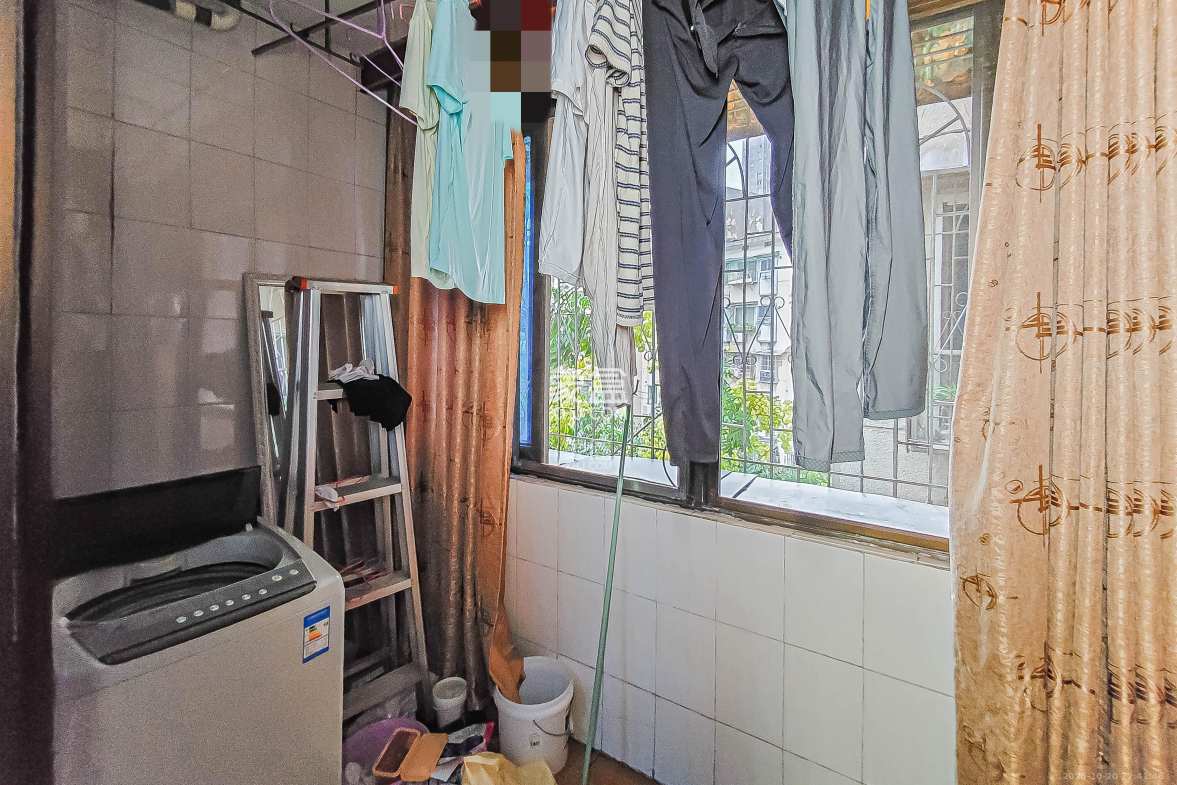 上工商银行宿舍 2室2厅1卫 48.8万 上工商银行宿舍 2室2厅1卫 48.8万阳台