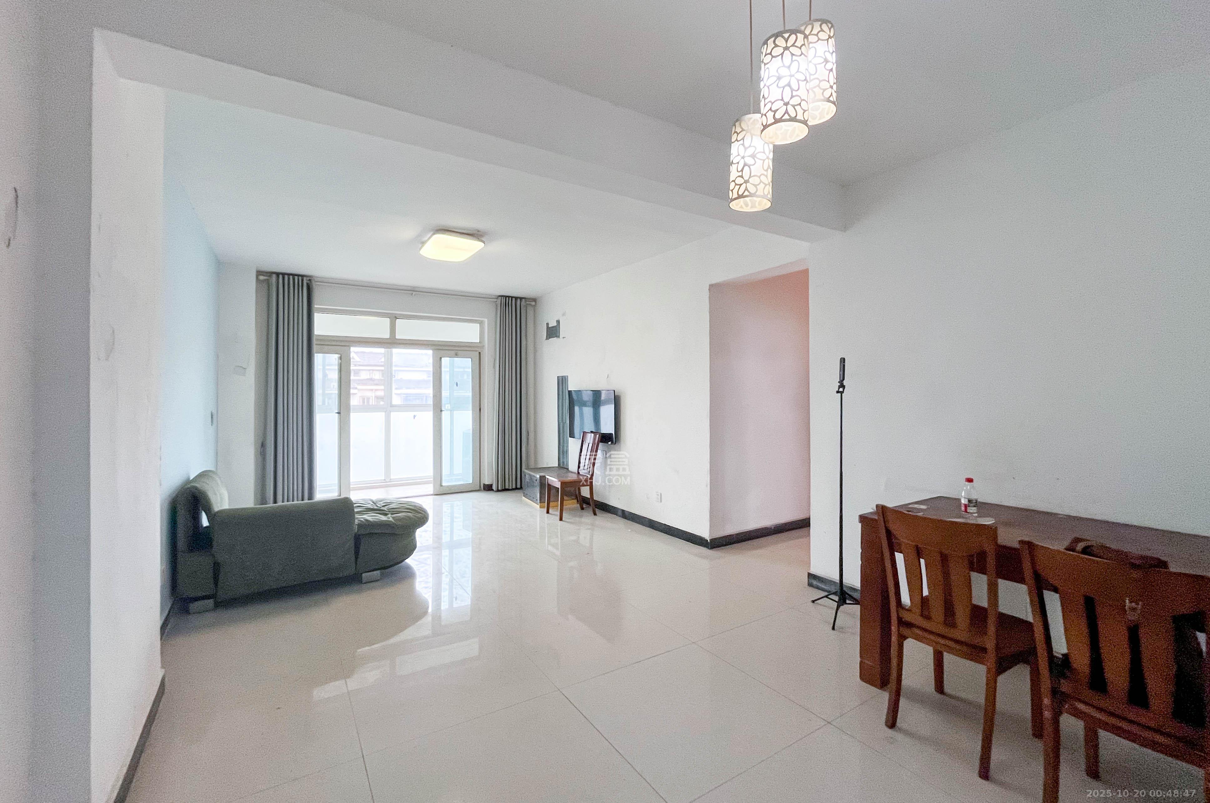 锦绣家园 3室2厅1卫 72.0万 锦绣家园 3室2厅1卫 72.0万客厅