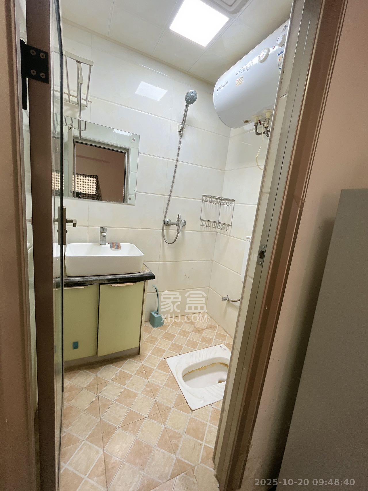 和康园小区  1室0厅1卫    800.0元/月室内图