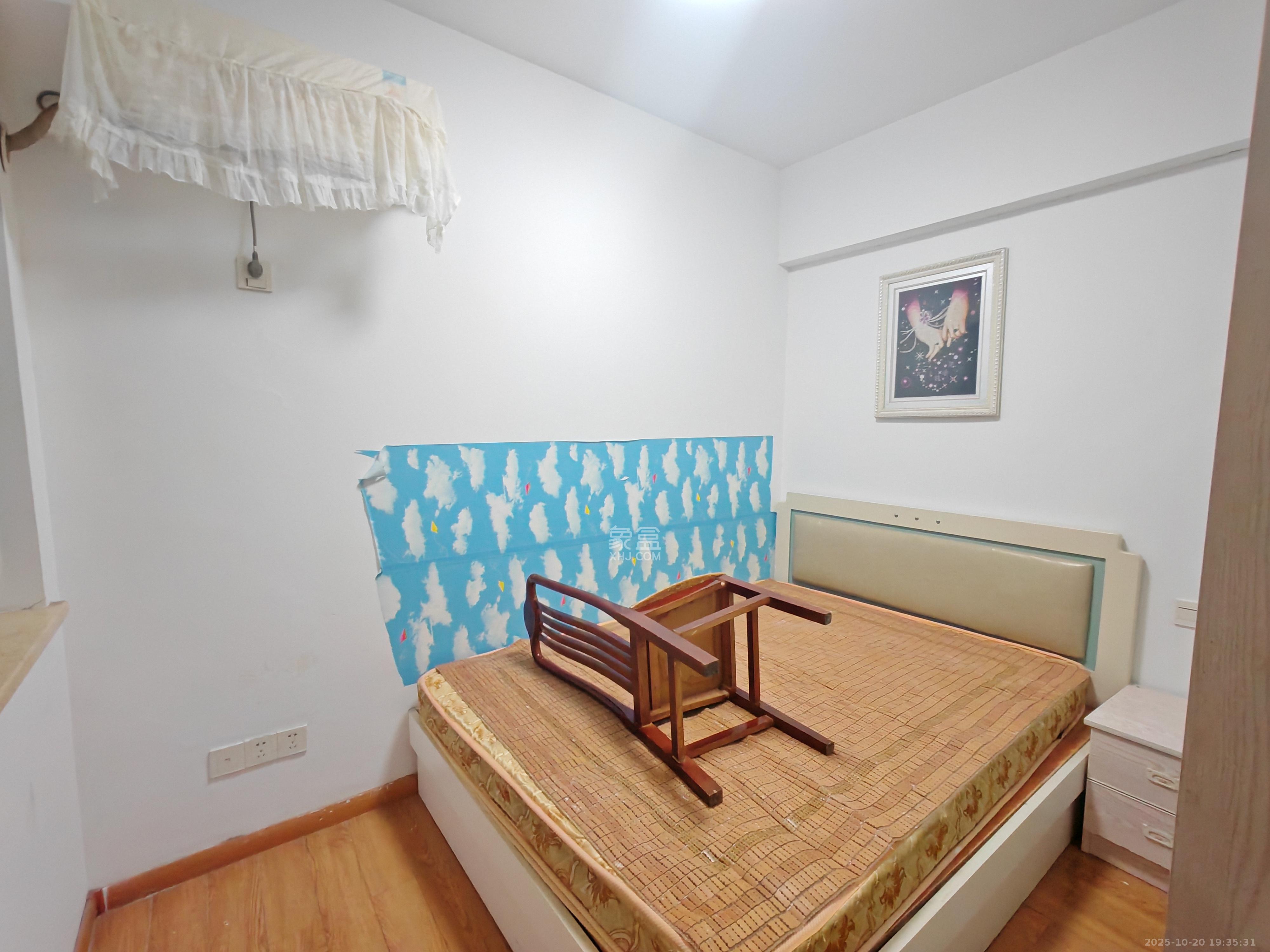 时代星城  3室2厅2卫    1800.0元/月室内图