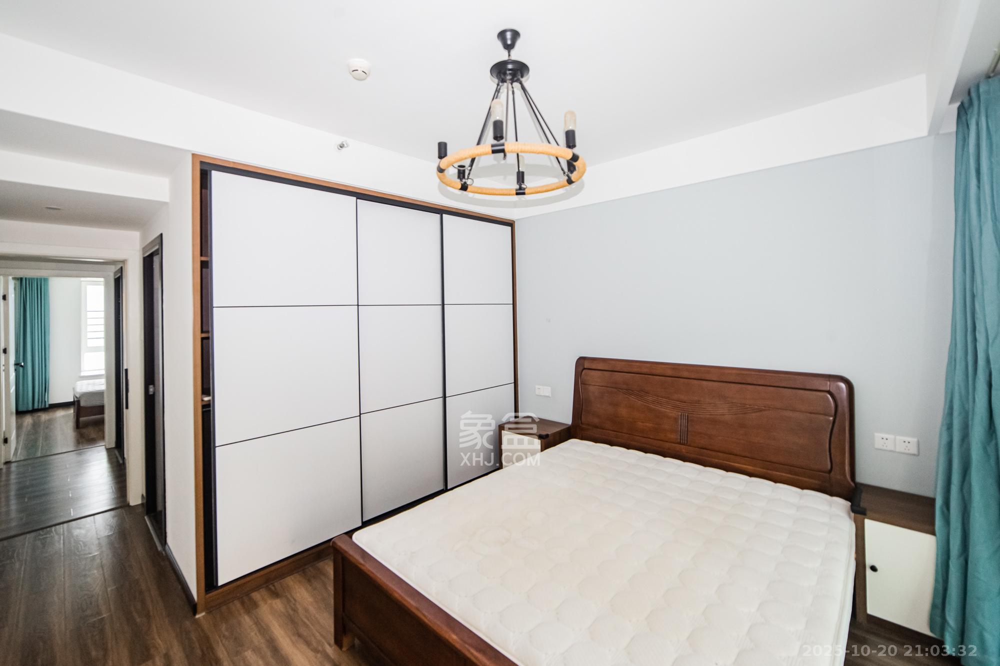 北辰三角洲C2区  3室2厅2卫    218.0万卧室