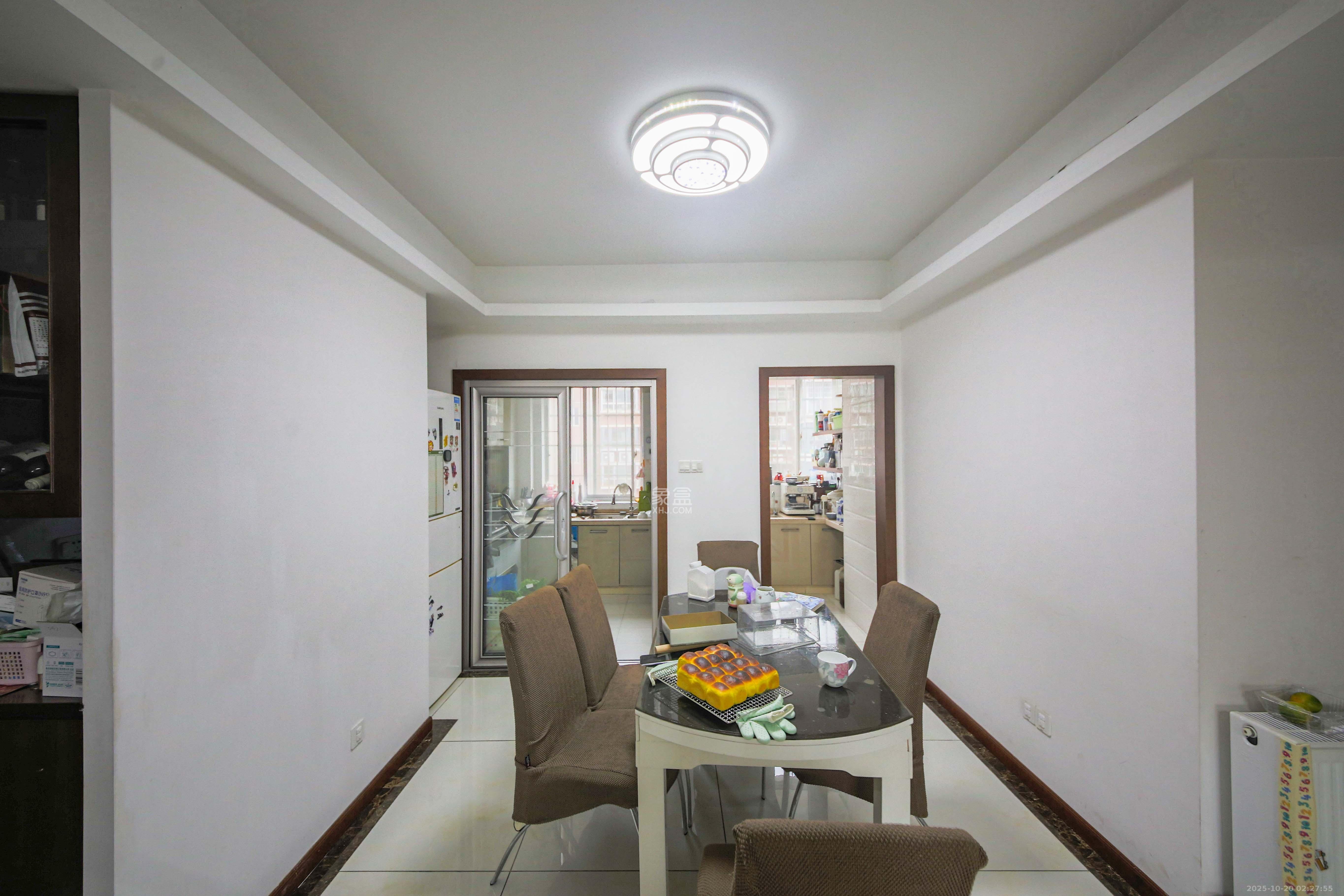 升远君尚嘉筑  4室2厅1卫    138.0万客厅