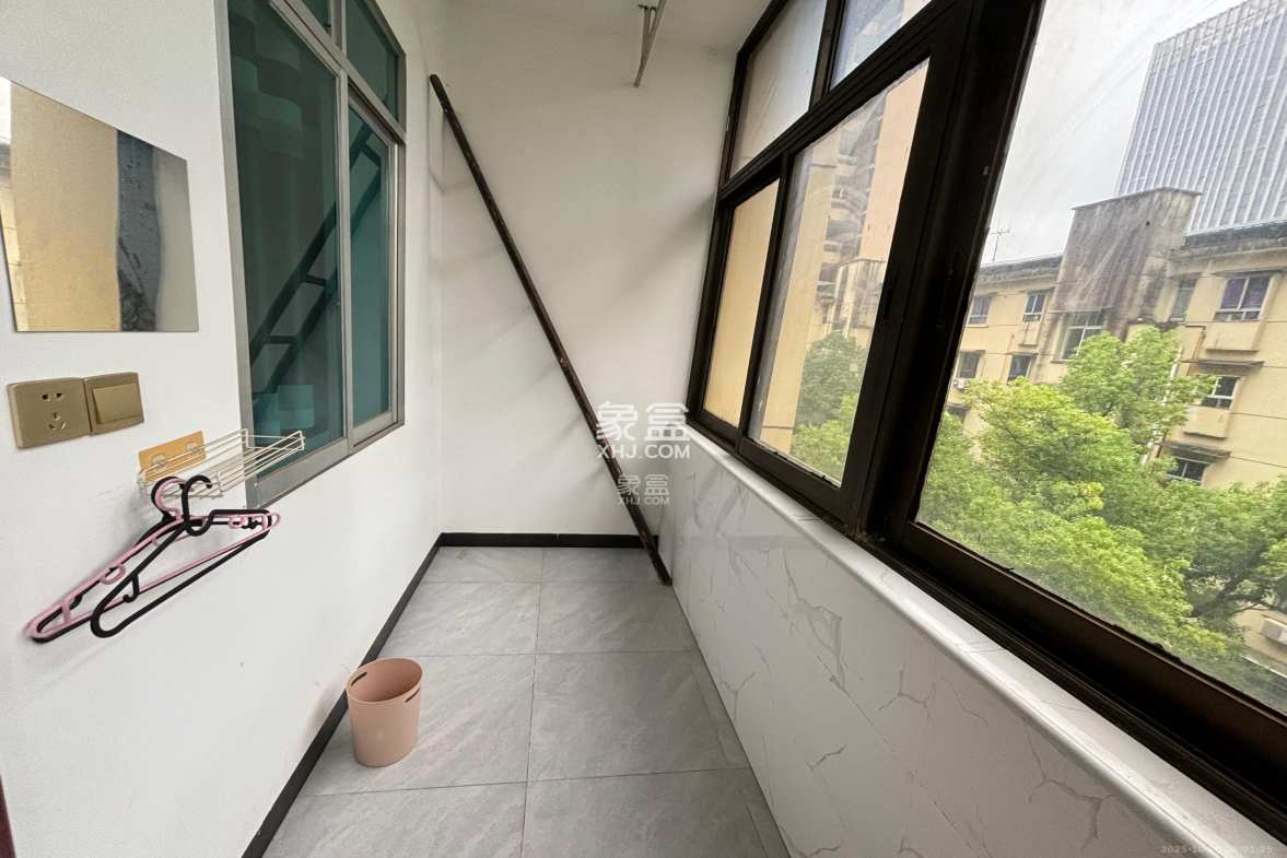 朝阳一、二村  2室1厅1卫    1900.0元/月 朝阳一、二村  2室1厅1卫    1900.0元/月室内图