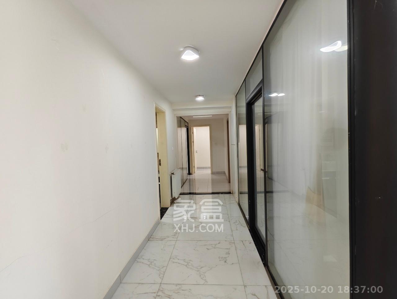 潮宗御苑  4室2厅2卫    8280.0元/月 潮宗御苑  4室2厅2卫    8280.0元/月室内图