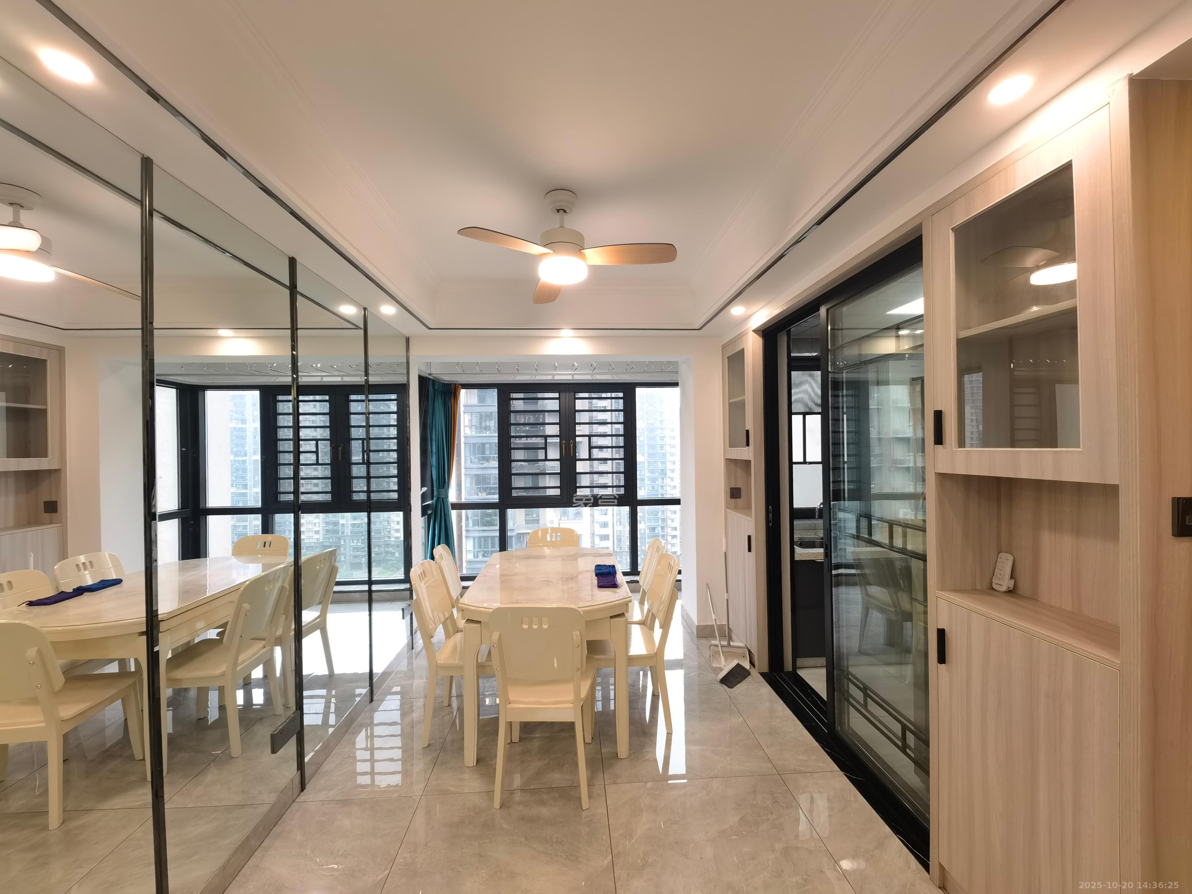 中建悦和城  4室2厅2卫    3500.0元/月室内图