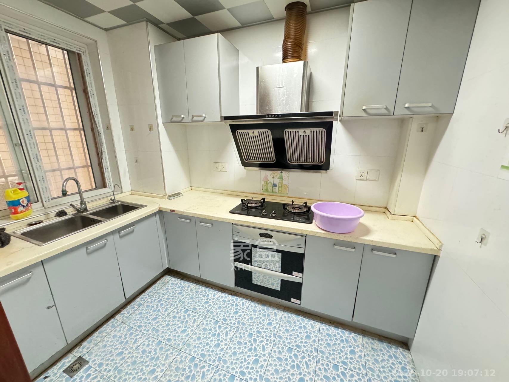 圣力华苑  3室2厅1卫    1750.0元/月室内图