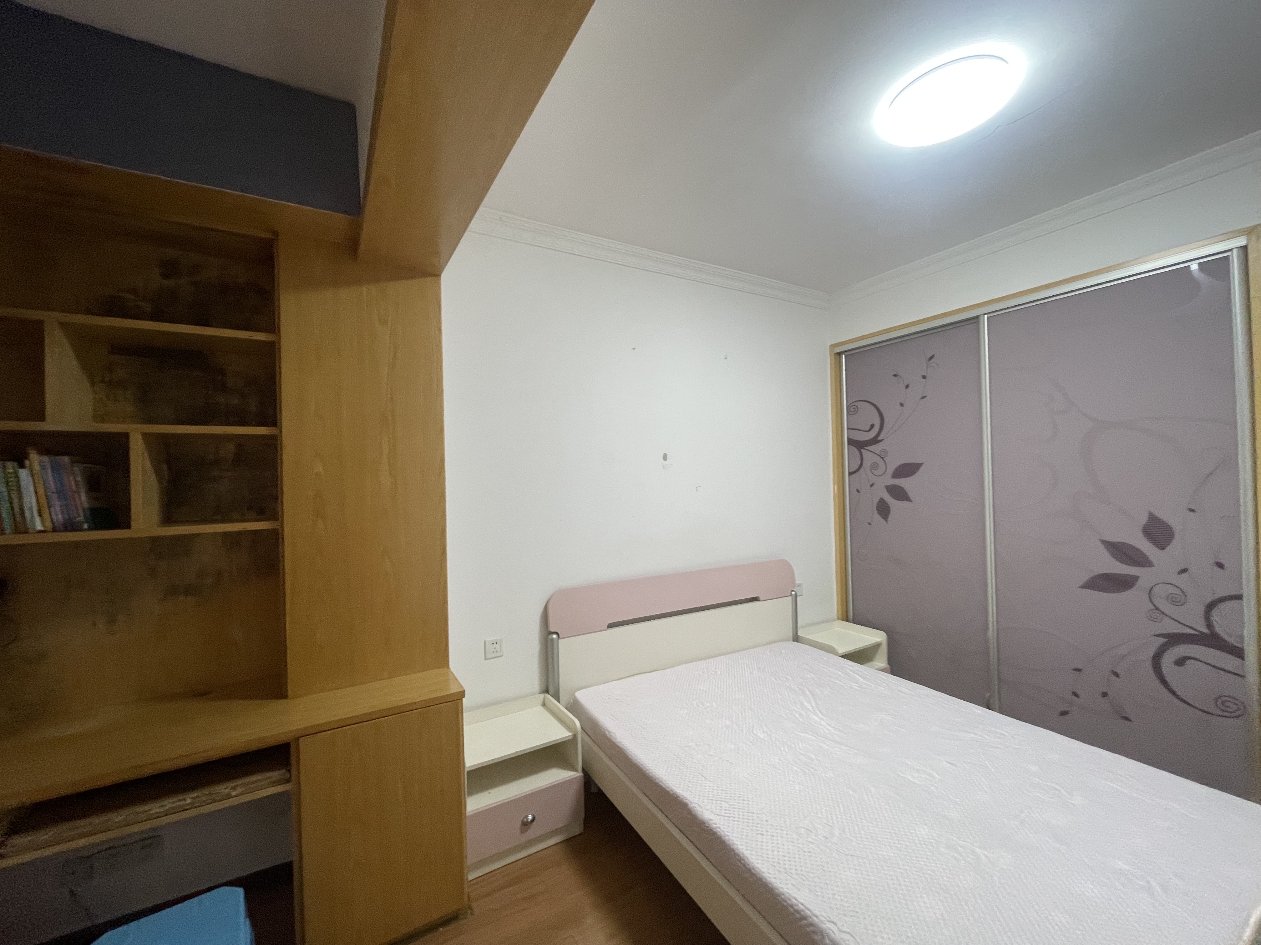 兴雁大楼 3室2厅2卫 1300.0元/月 兴雁大楼 3室2厅2卫 1300.0元/月室内图