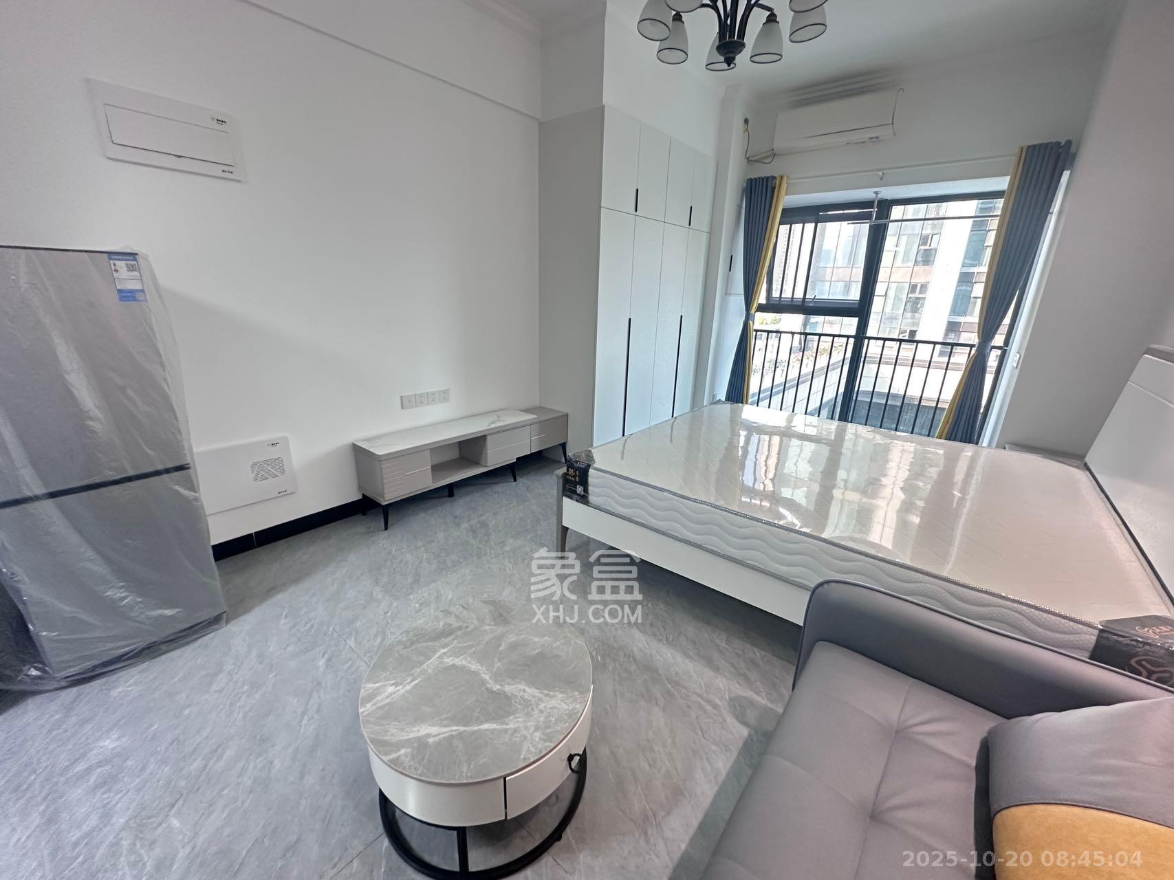 华润置地中心  1室0厅0卫    2500.0元/月 华润置地中心  1室0厅0卫    2500.0元/月