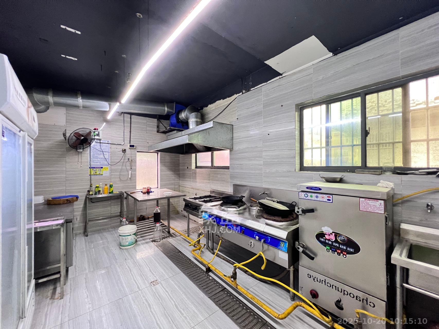 碧翠园（中房）  10室3厅4卫    13000.0元/月室内图