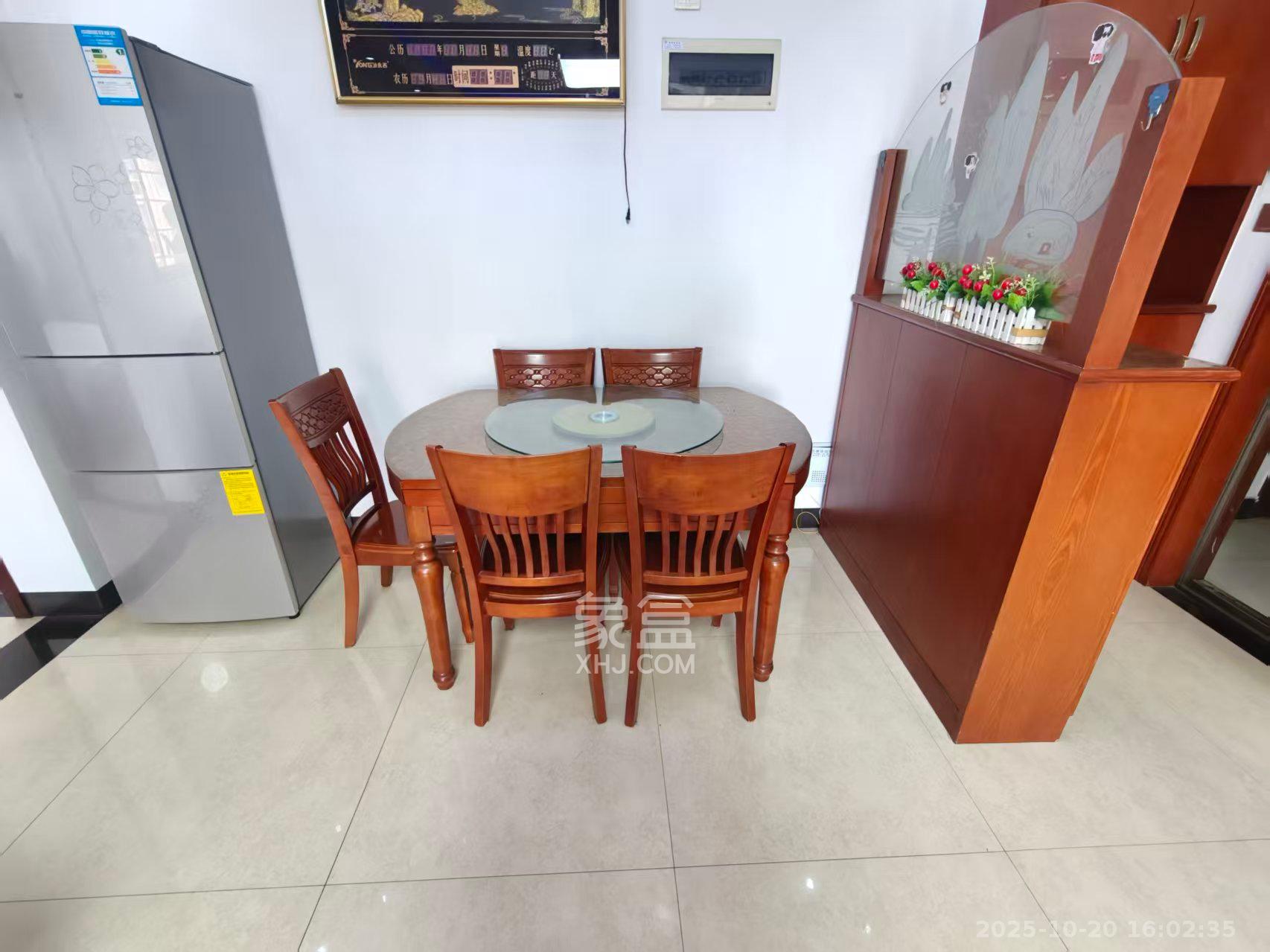 麓枫和苑  2室2厅1卫    2300.0元/月 麓枫和苑  2室2厅1卫    2300.0元/月室内图