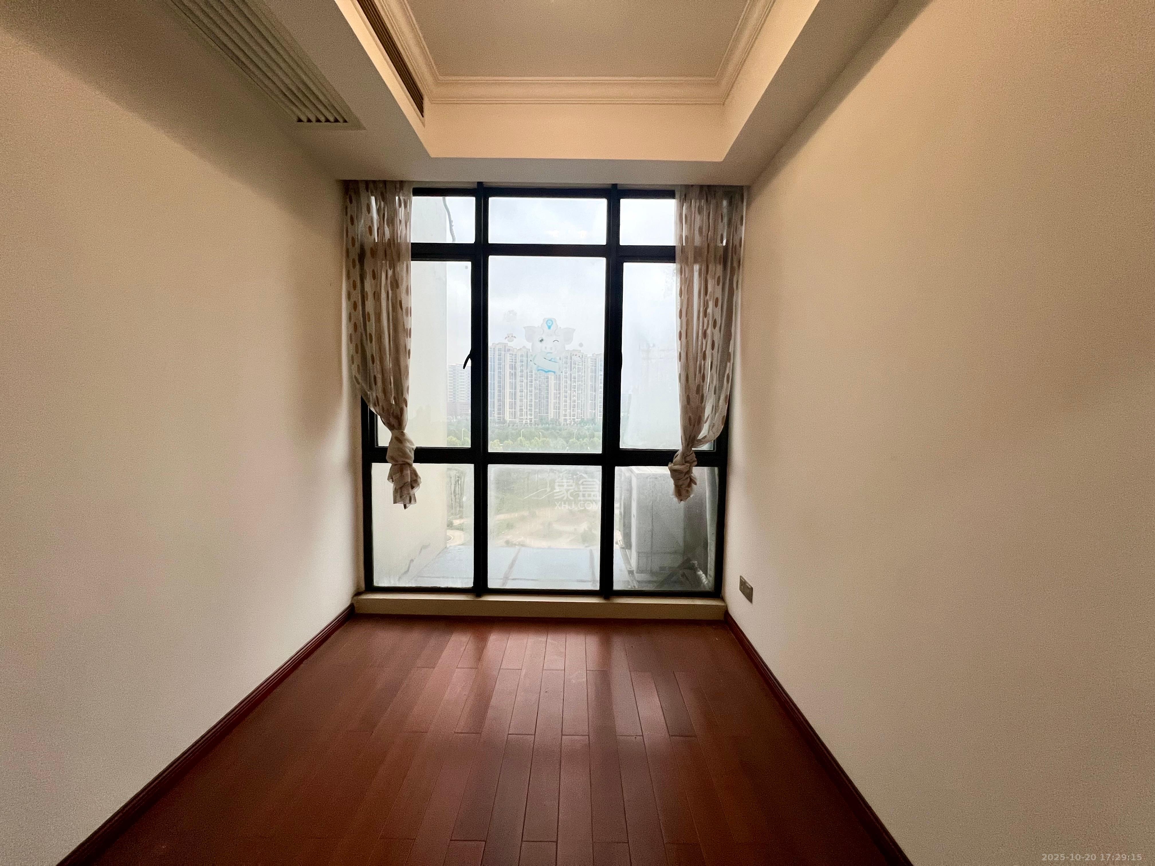 堤亚纳湾（深业沙河城）  4室2厅2卫    3200.0元/月室内图