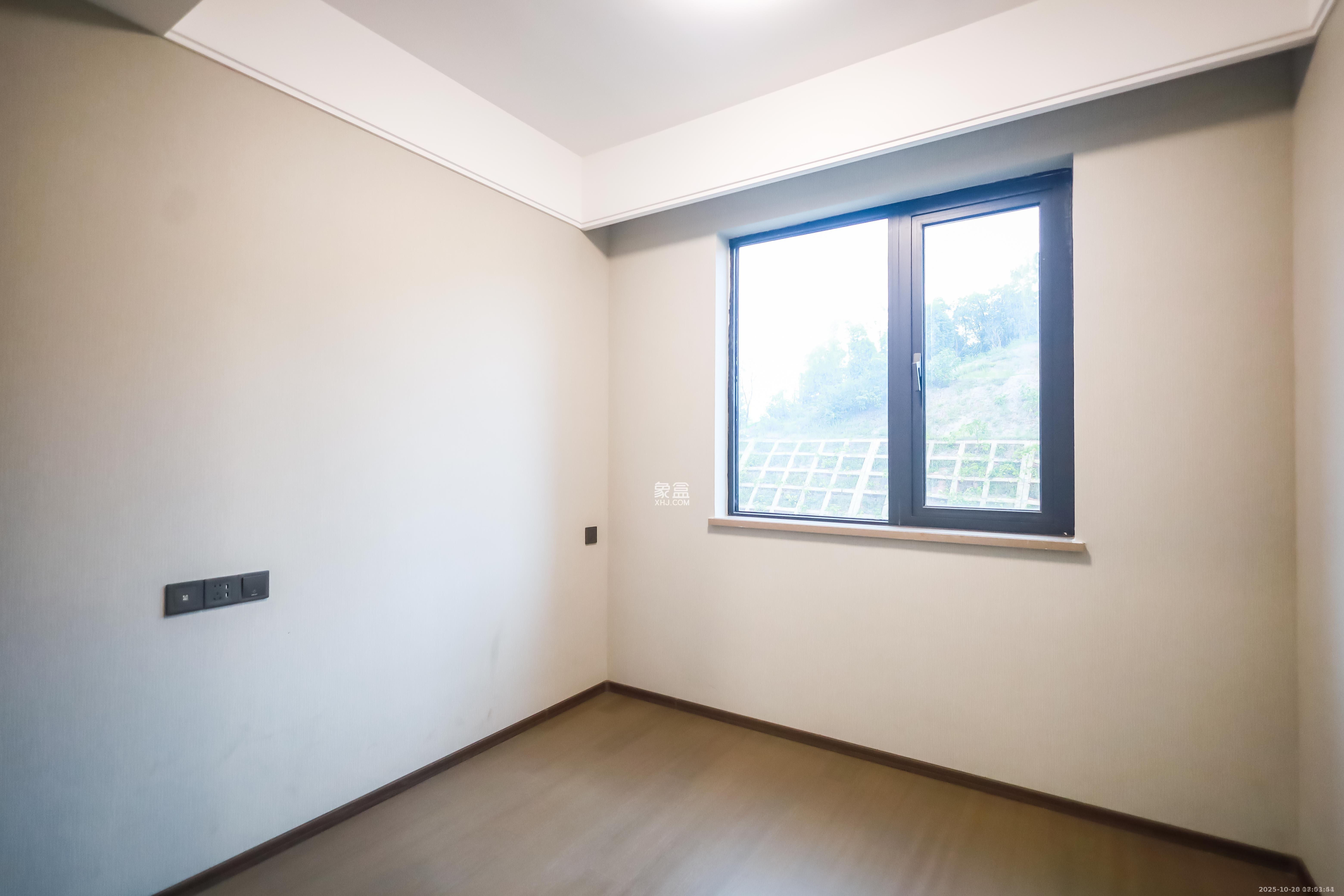 龙湖舜山府  4室2厅2卫    4000.0元/月室内图