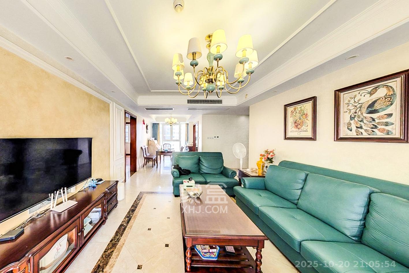 北辰三角洲E4区 4室1厅2卫 220.0万 北辰三角洲E4区 4室1厅2卫 220.0万客厅