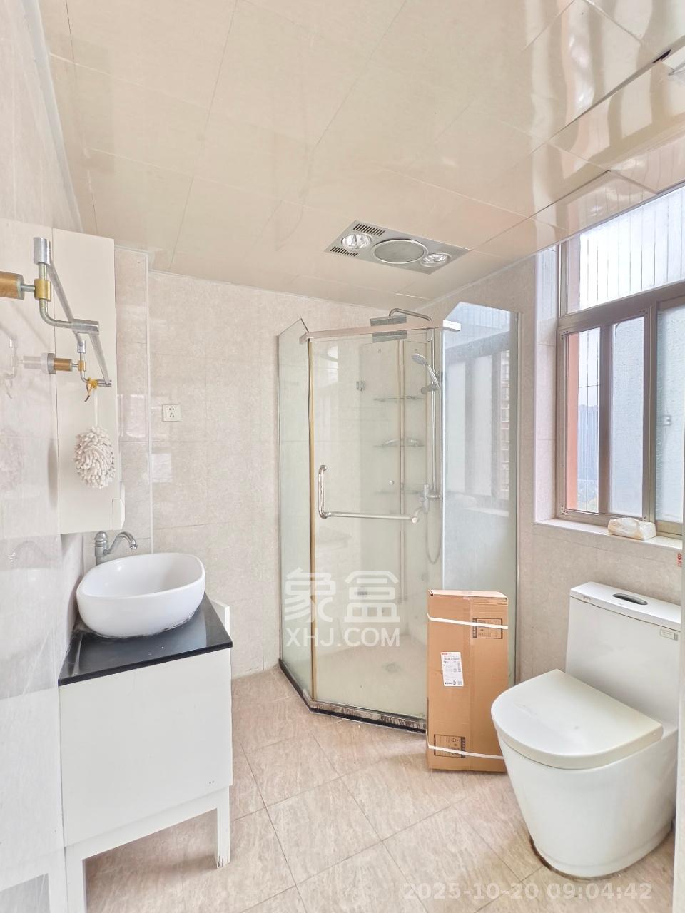 西岸润泽府  3室2厅2卫    3200.0元/月室内图