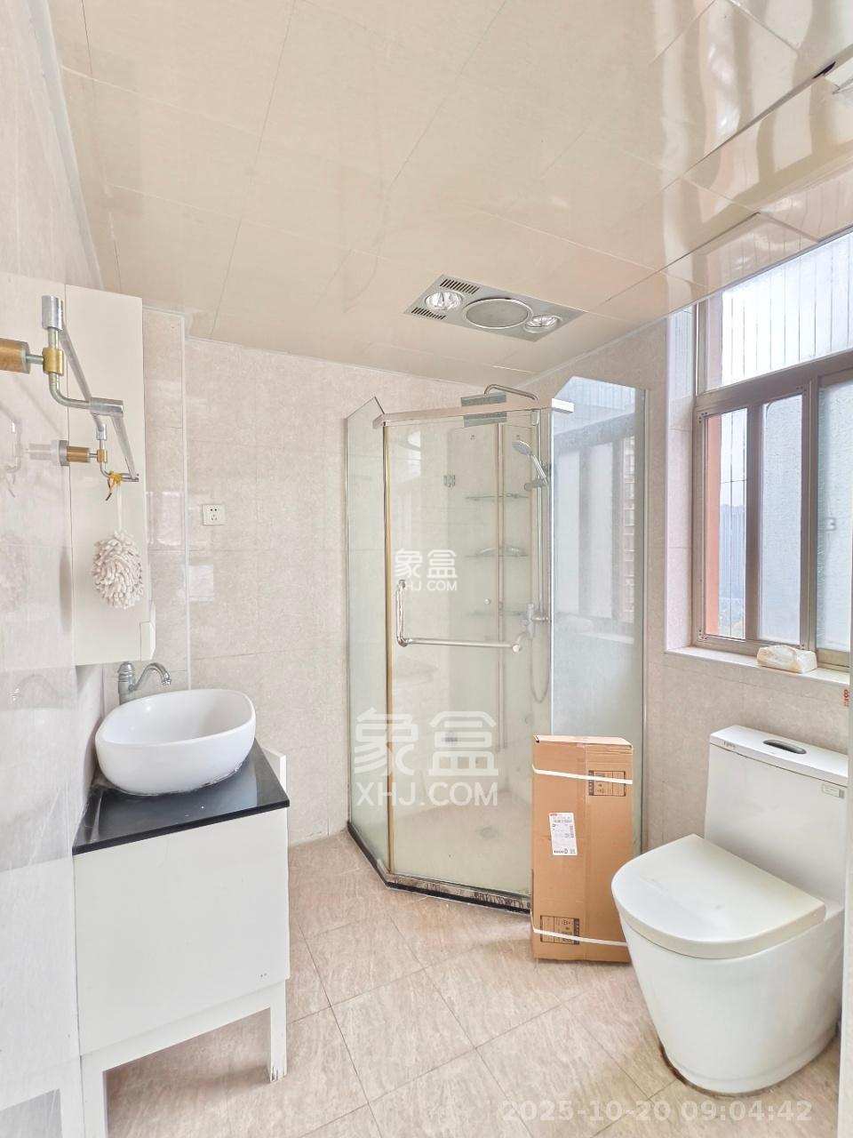 西岸润泽府  3室2厅2卫    3200.0元/月 西岸润泽府  3室2厅2卫    3200.0元/月室内图