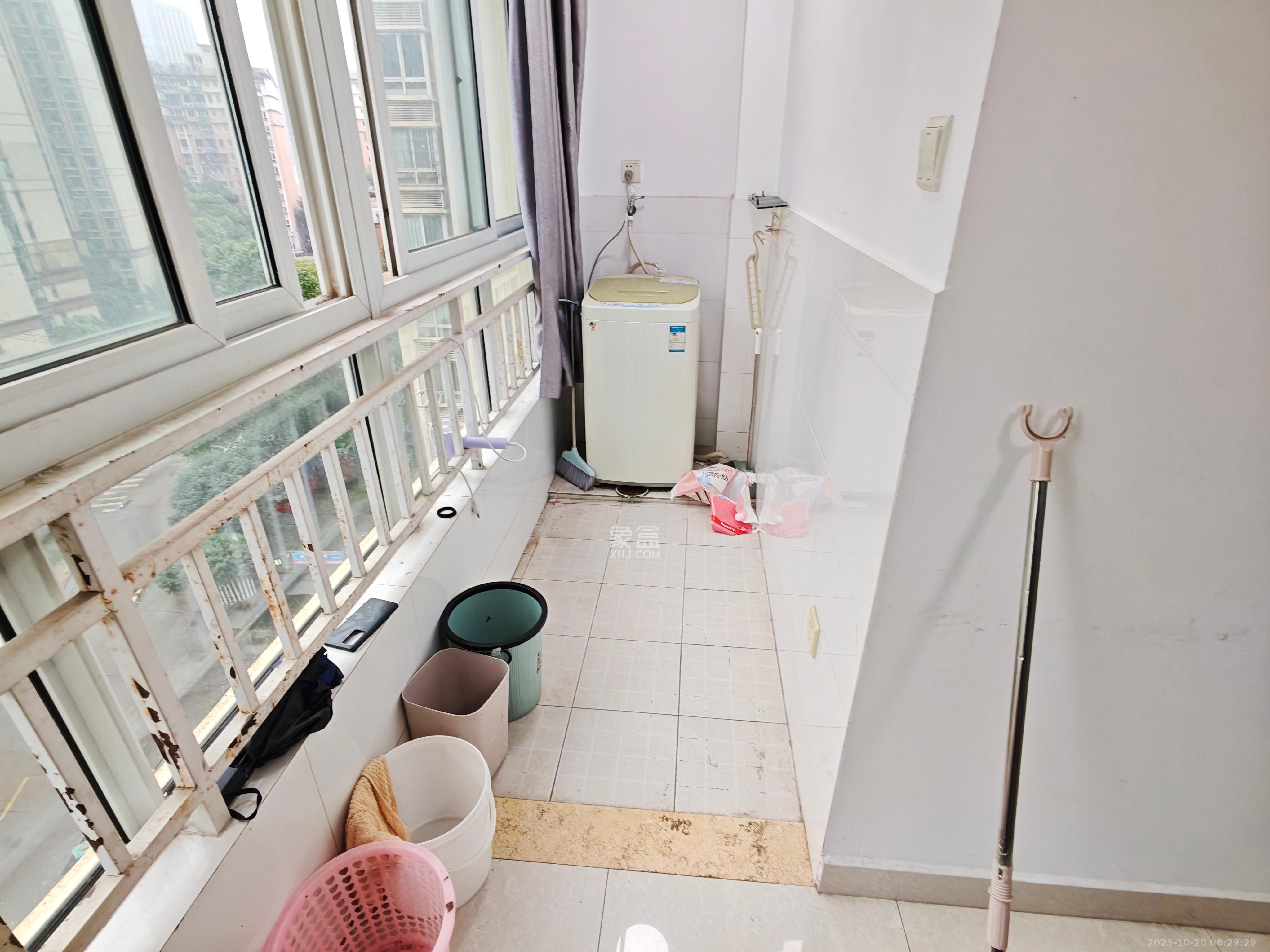 汇都公寓  2室1厅1卫    1600.0元/月室内图