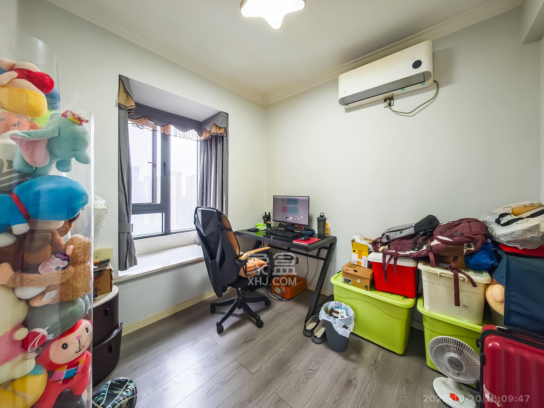 山语城三期 3室2厅2卫 95.0万 山语城三期 3室2厅2卫 95.0万卧室