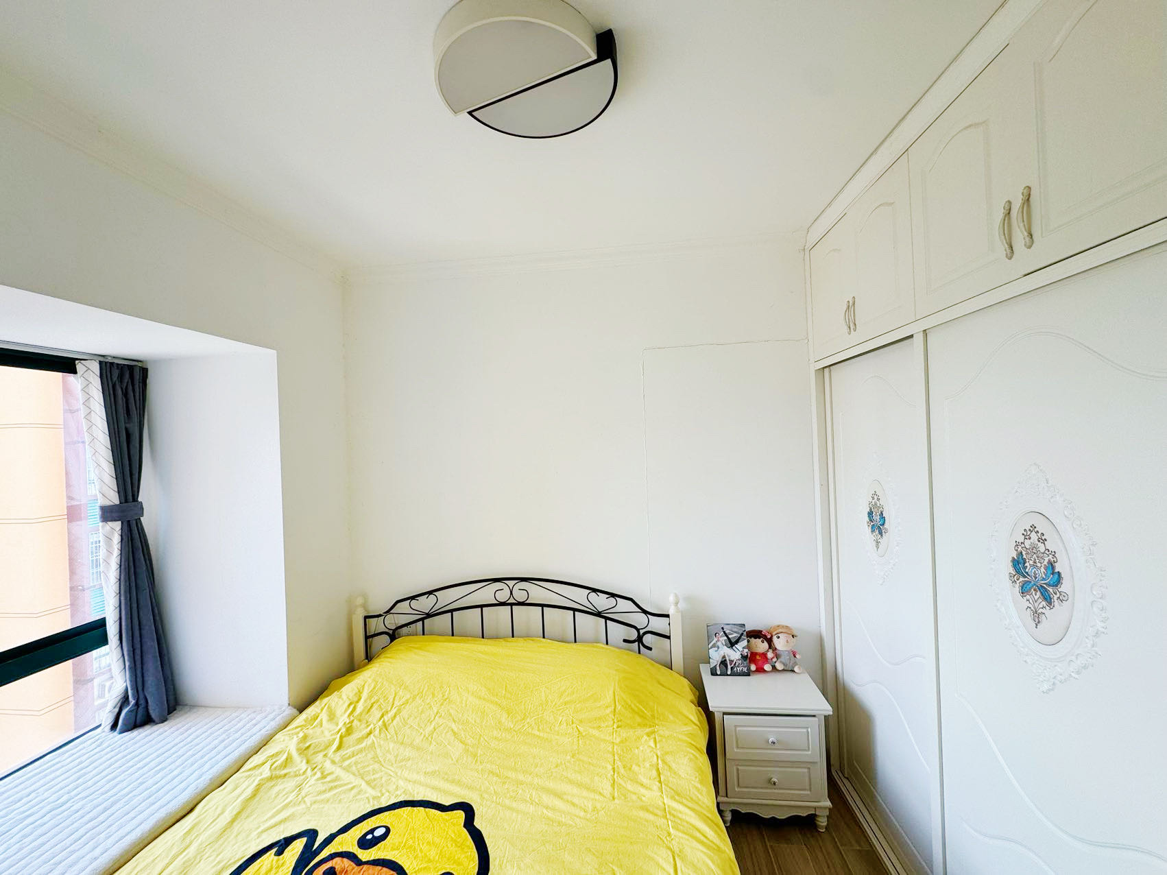 龙凤花园  3室2厅1卫    119.9万客厅