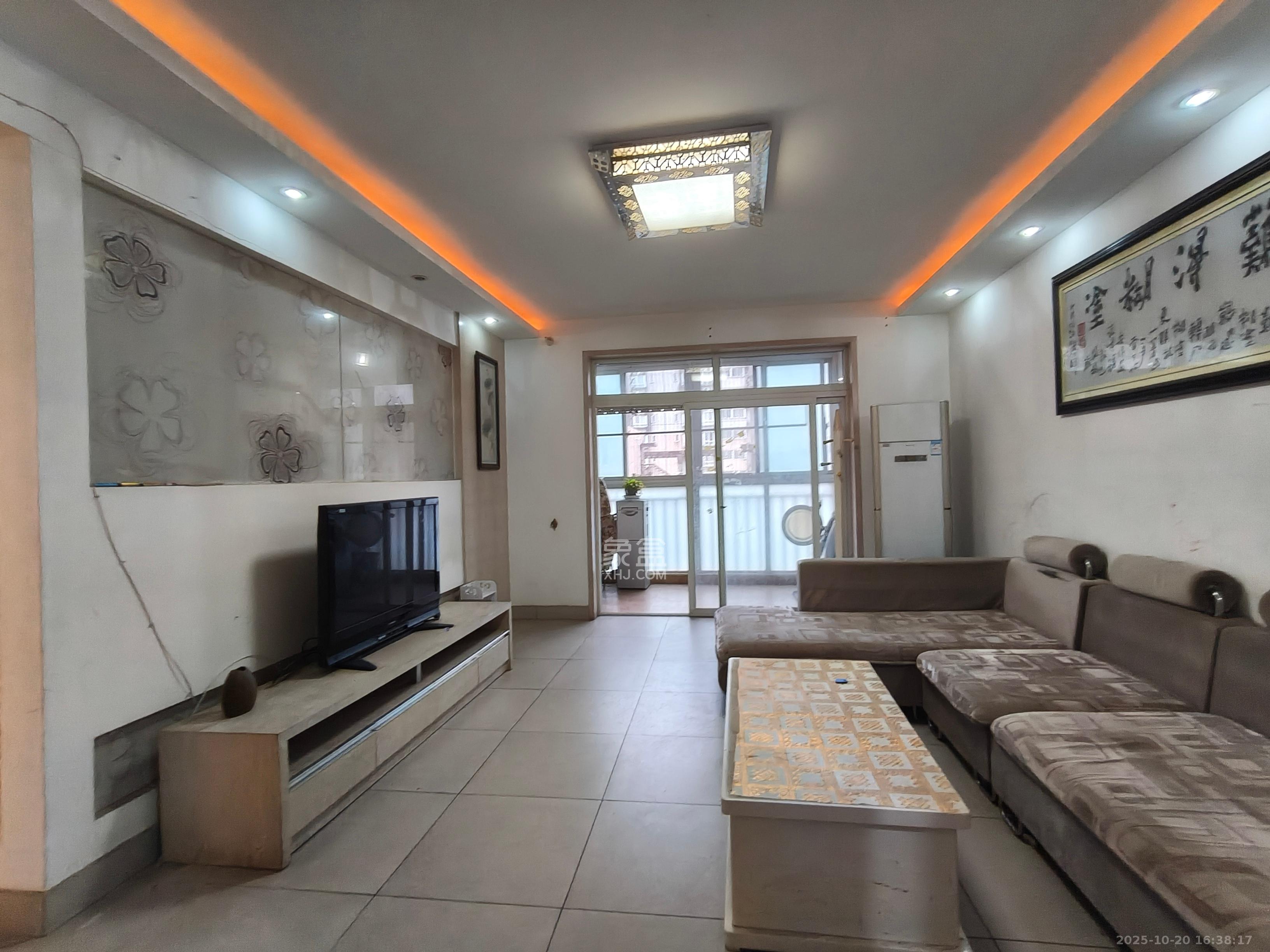 筑梦园 3室2厅1卫 2300.0元/月 筑梦园 3室2厅1卫 2300.0元/月室内图