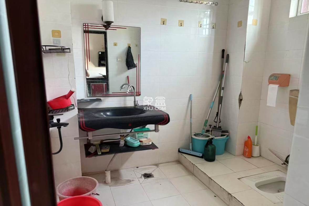 海湾怡园 3室2厅2卫 1500.0元/月 海湾怡园 3室2厅2卫 1500.0元/月室内图