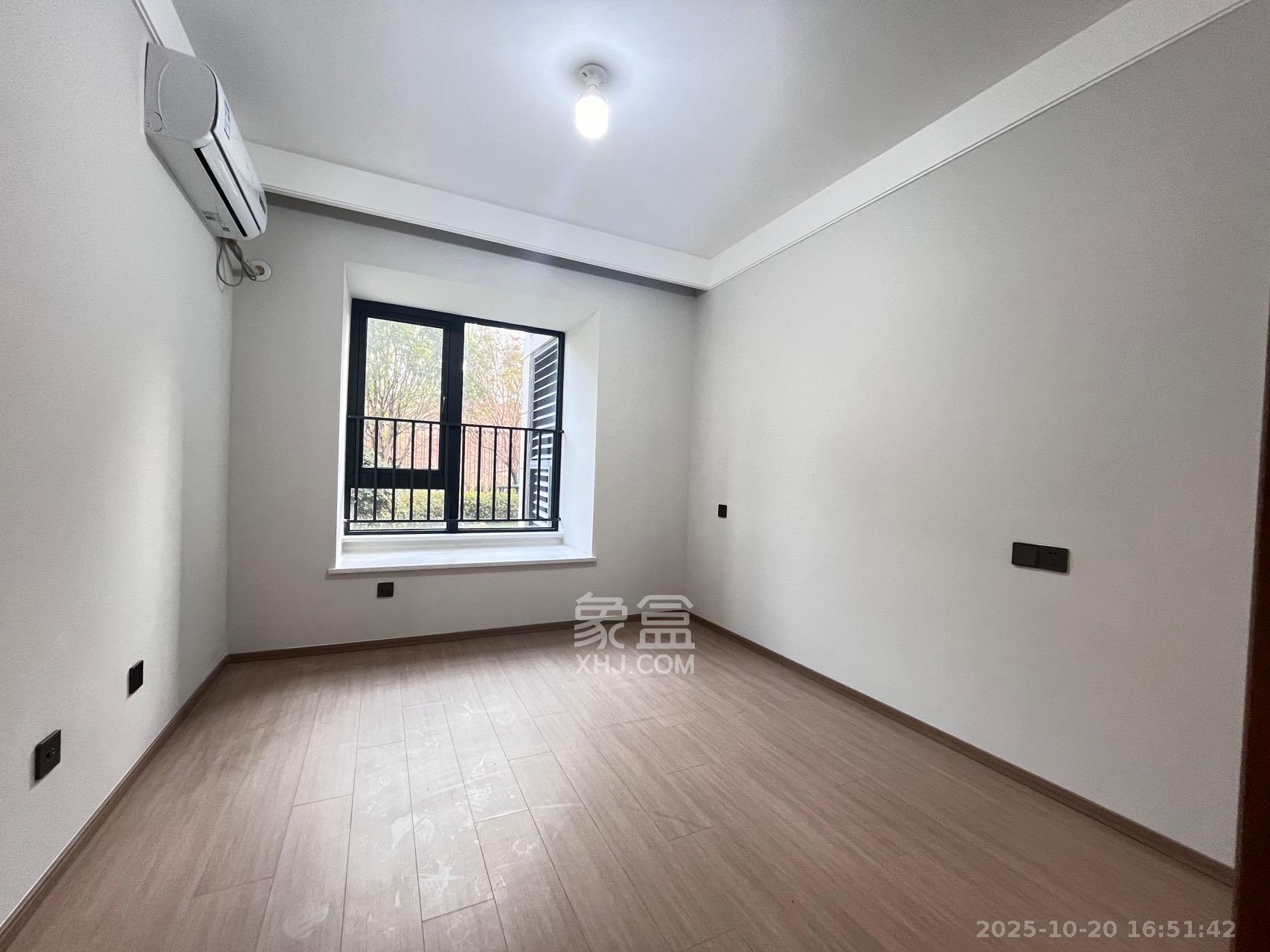 华润凯旋门二期  4室2厅1卫    3600.0元/月 华润凯旋门二期  4室2厅1卫    3600.0元/月室内图