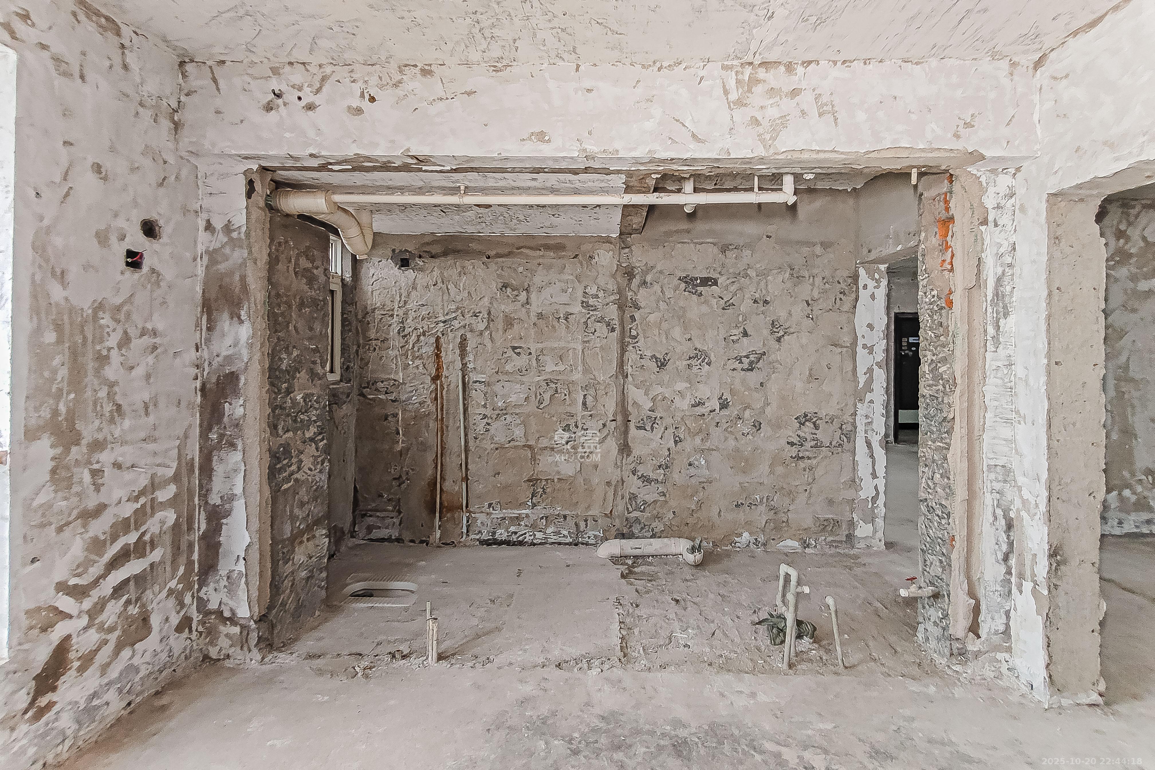 海利华宫大厦  1室2厅2卫    100.0万 海利华宫大厦  1室2厅2卫    100.0万卧室