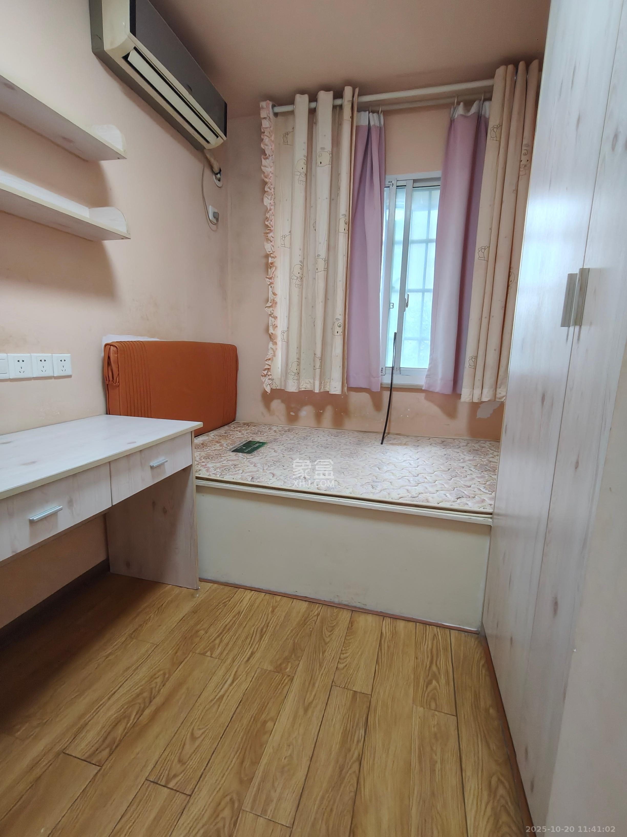 中建桂苑  2室2厅1卫    1600.0元/月室内图