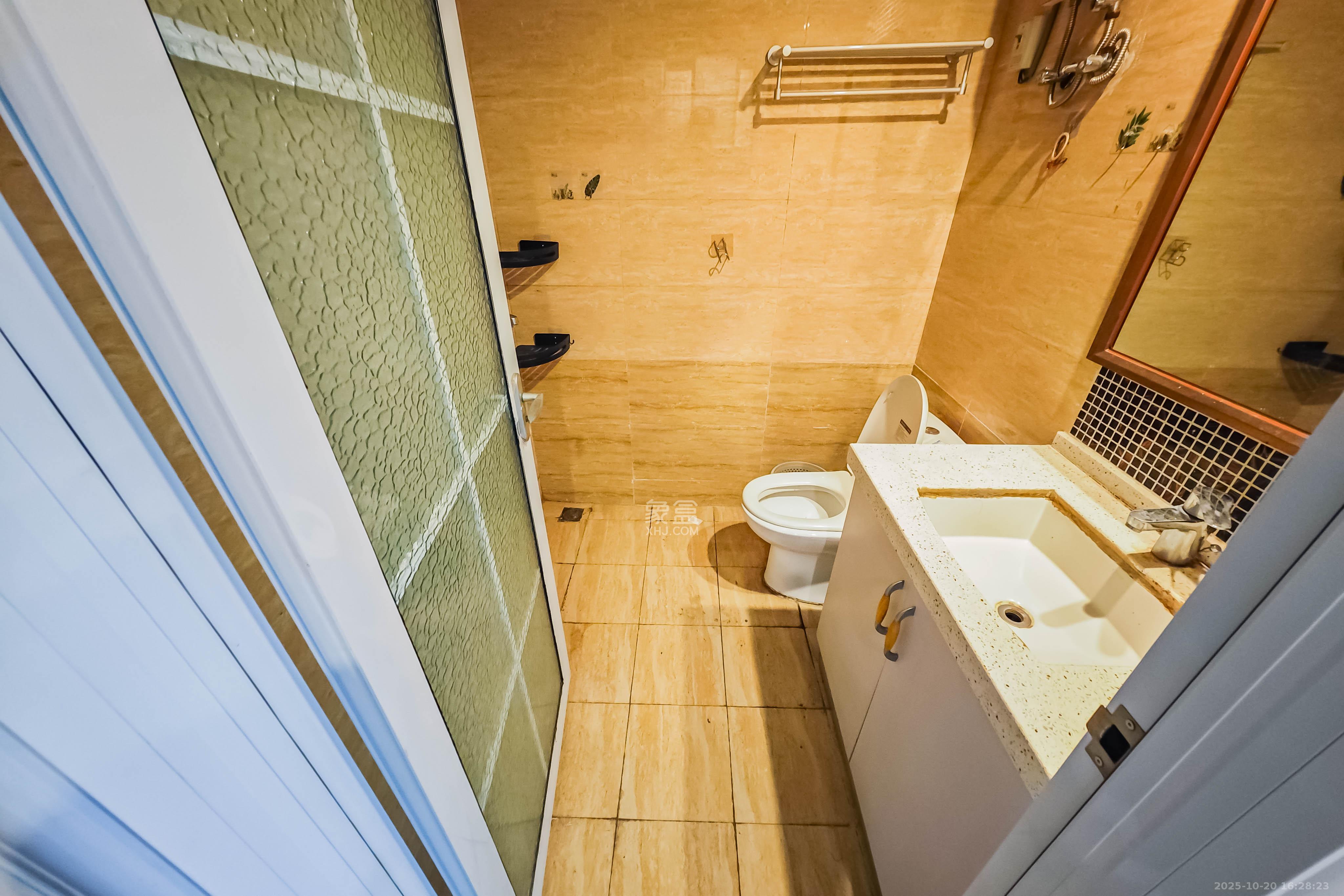 五江天街北区  1室1厅1卫    24.0万卫生间