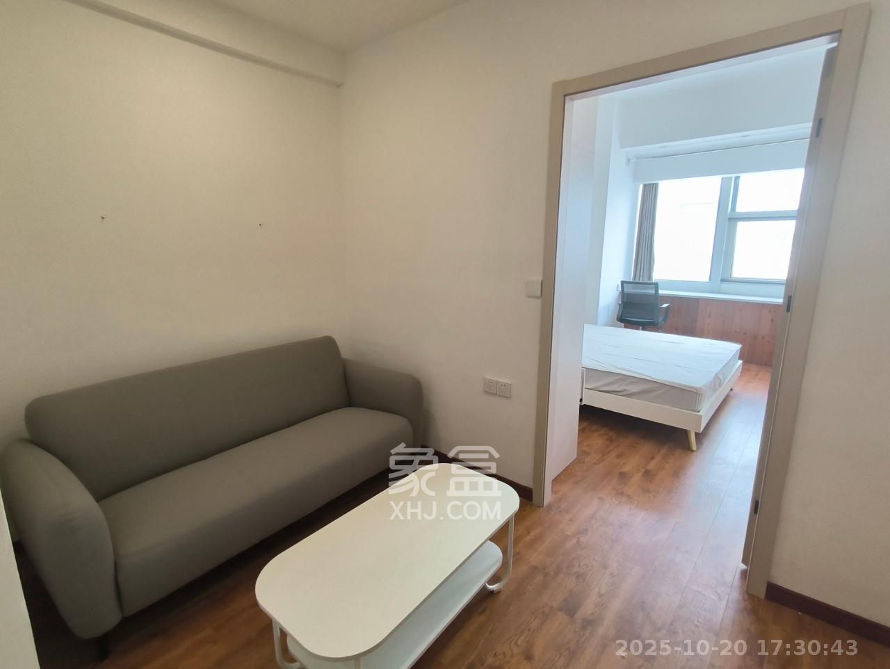 宇成开福广场  1室1厅1卫    1900.0元/月 宇成开福广场  1室1厅1卫    1900.0元/月室内图