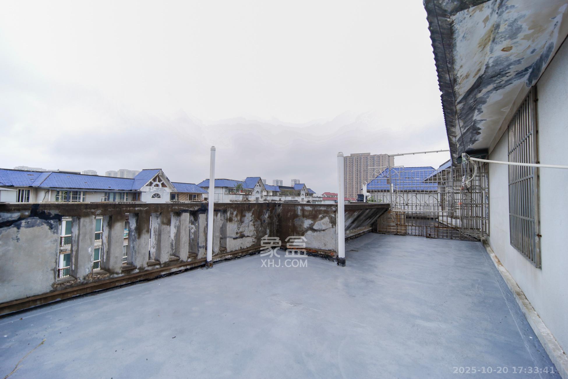 融城花苑  5室2厅3卫    95.0万其他