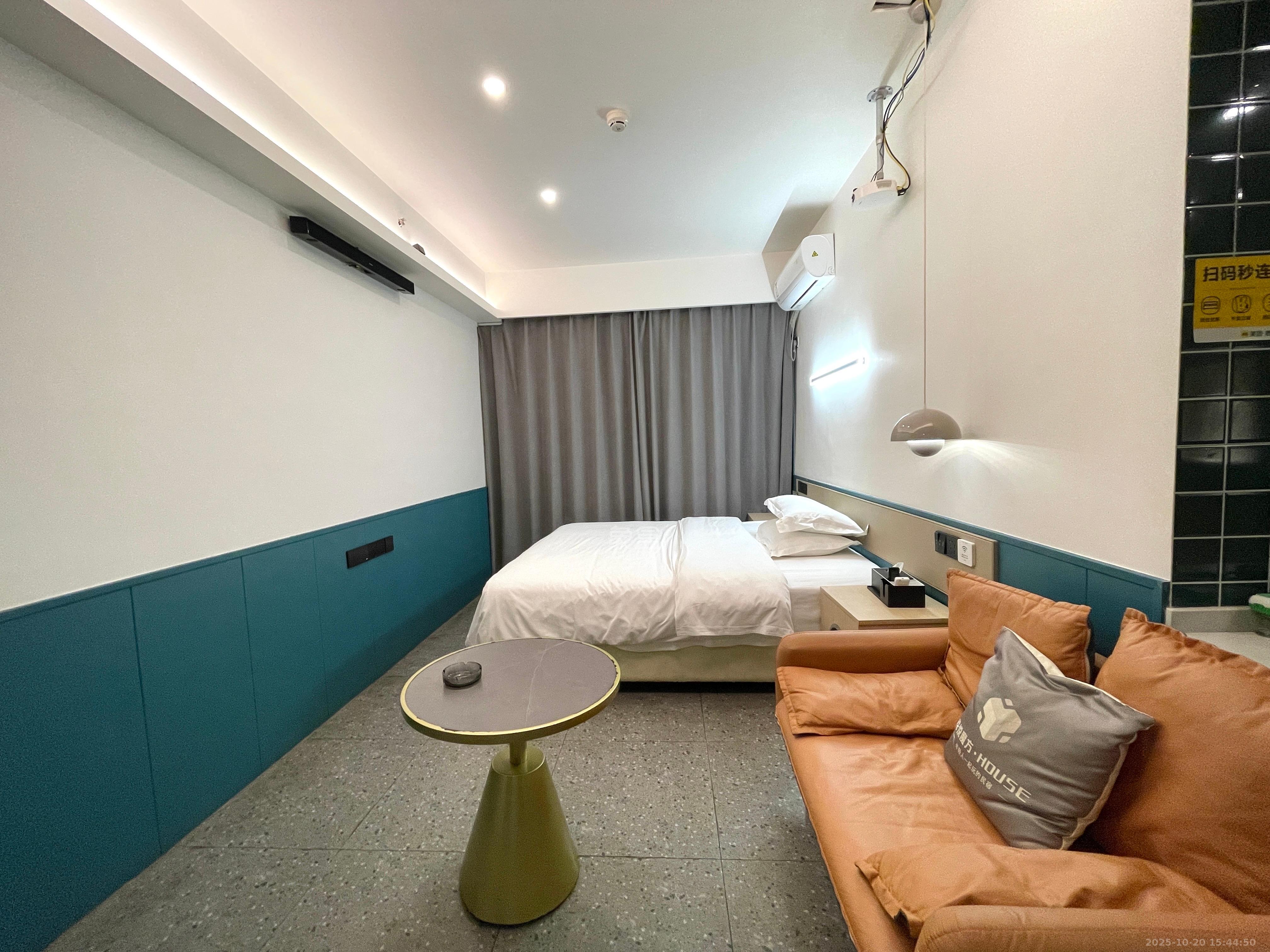 万润时光里  1室0厅0卫    1900.0元/月室内图