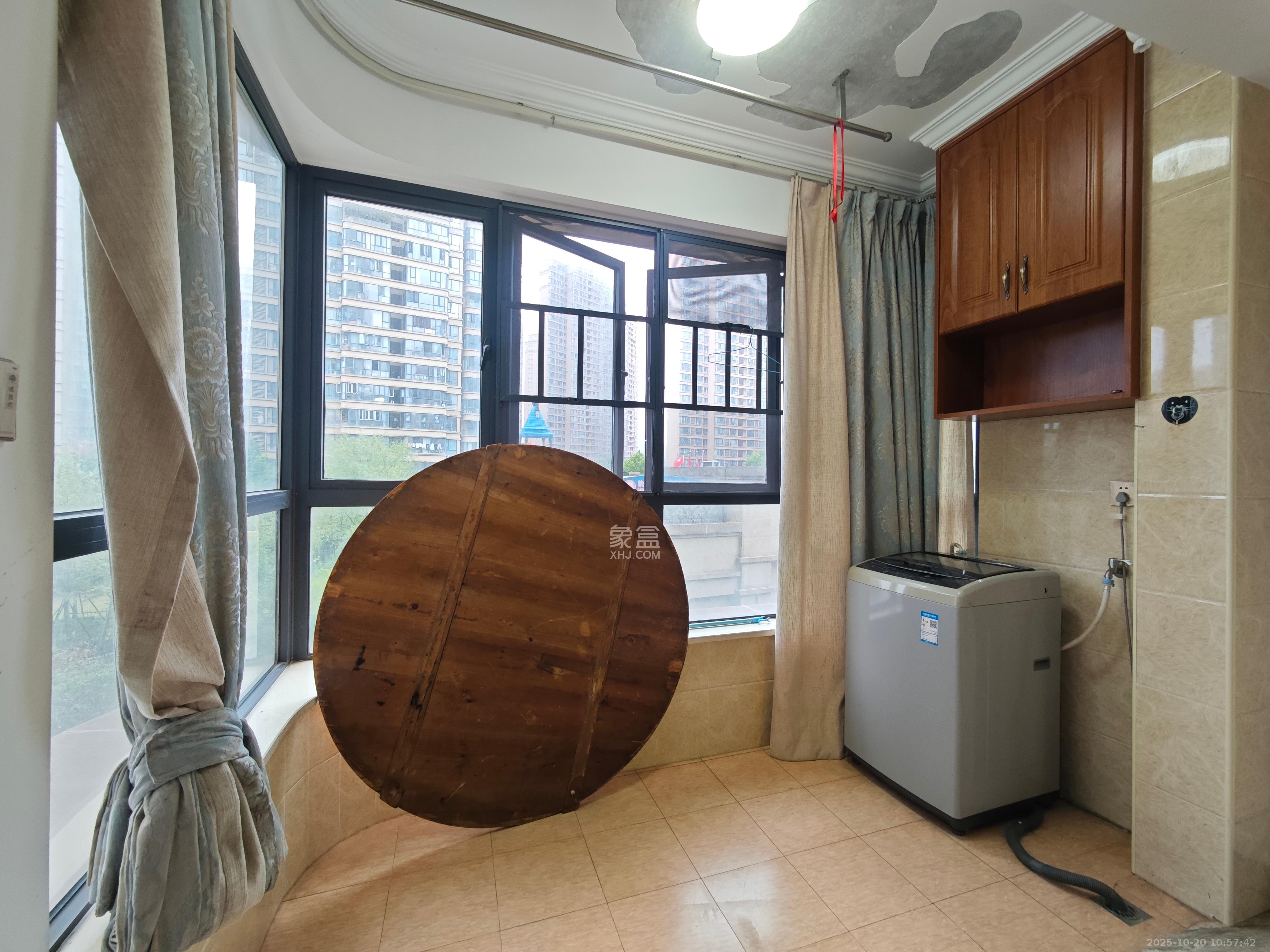 五矿万境水岸五期(五矿万境水岸文苑) 3室2厅2卫 2300.0元/月 五矿万境水岸五期(五矿万境水岸文苑) 3室2厅2卫 2300.0元/月室内图